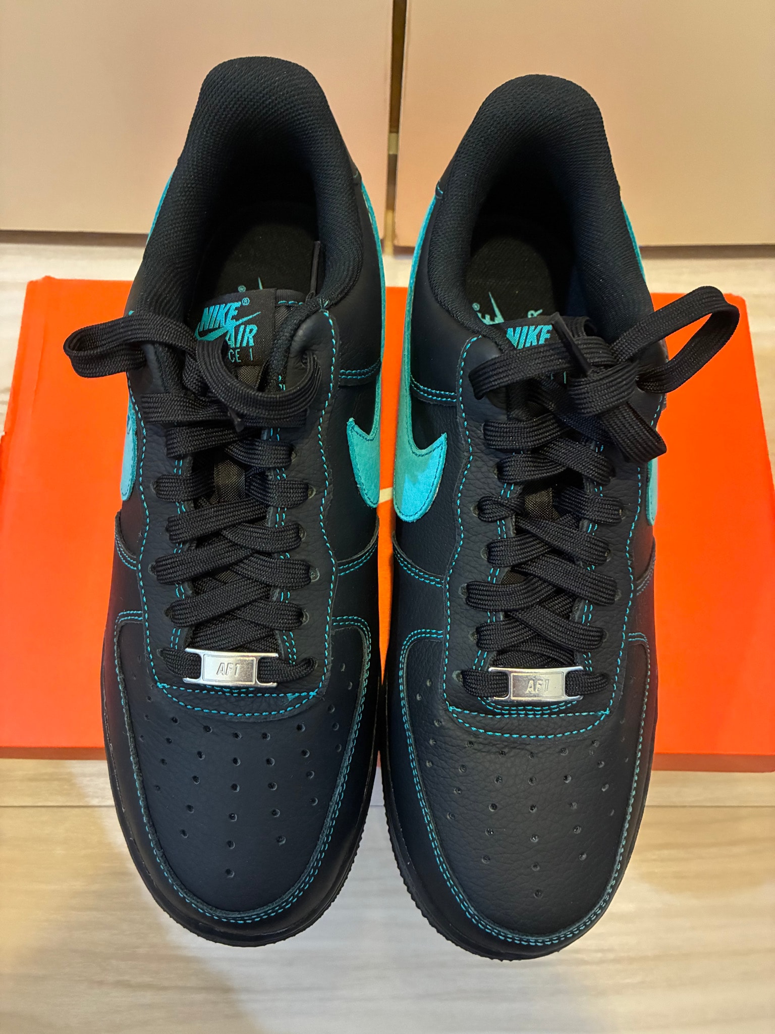 Nike Air Force 1 Low "Black Tiffany"