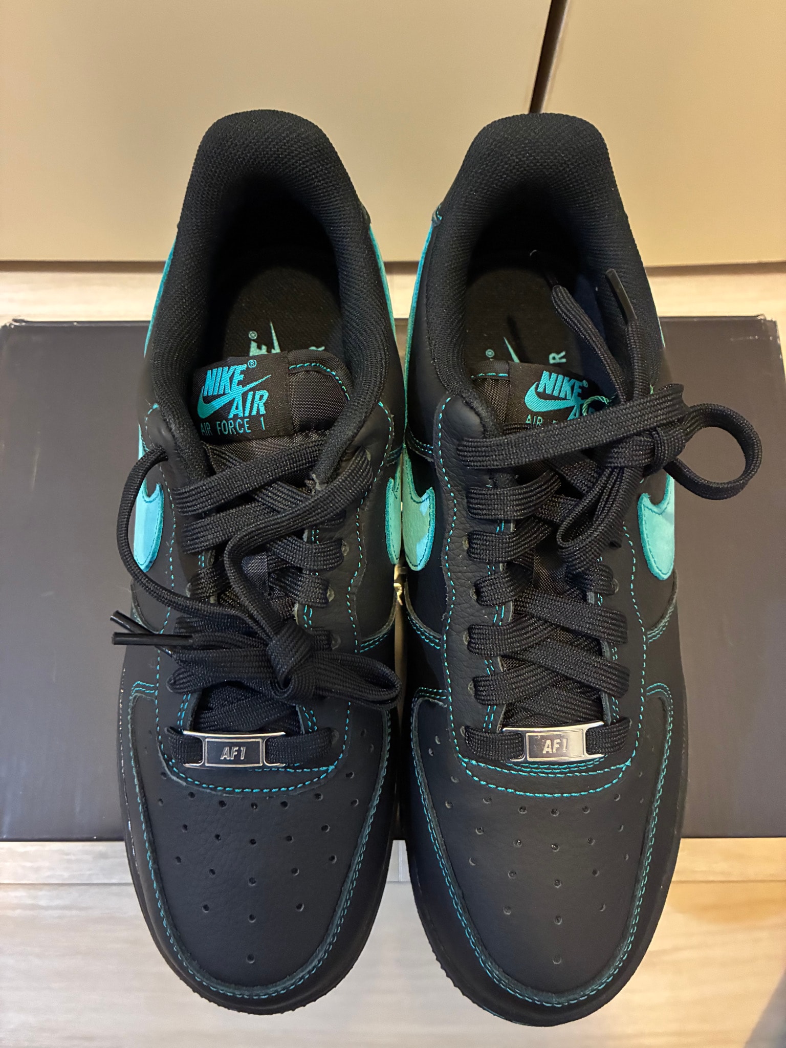 Nike Air Force 1 Low "Black Tiffany"