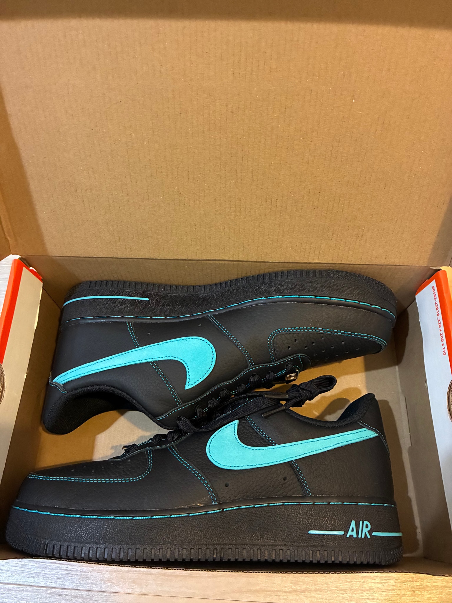 Nike Air Force 1 Low "Black Tiffany"