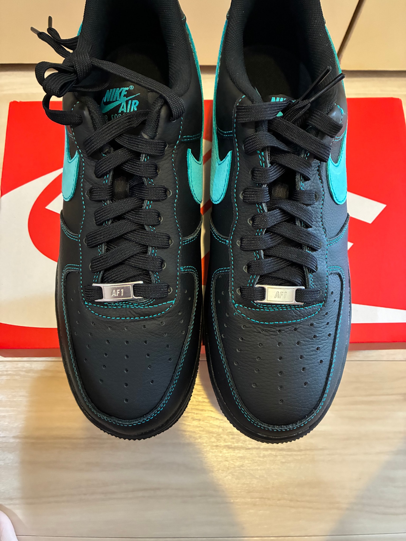 Nike Air Force 1 Low "Black Tiffany"