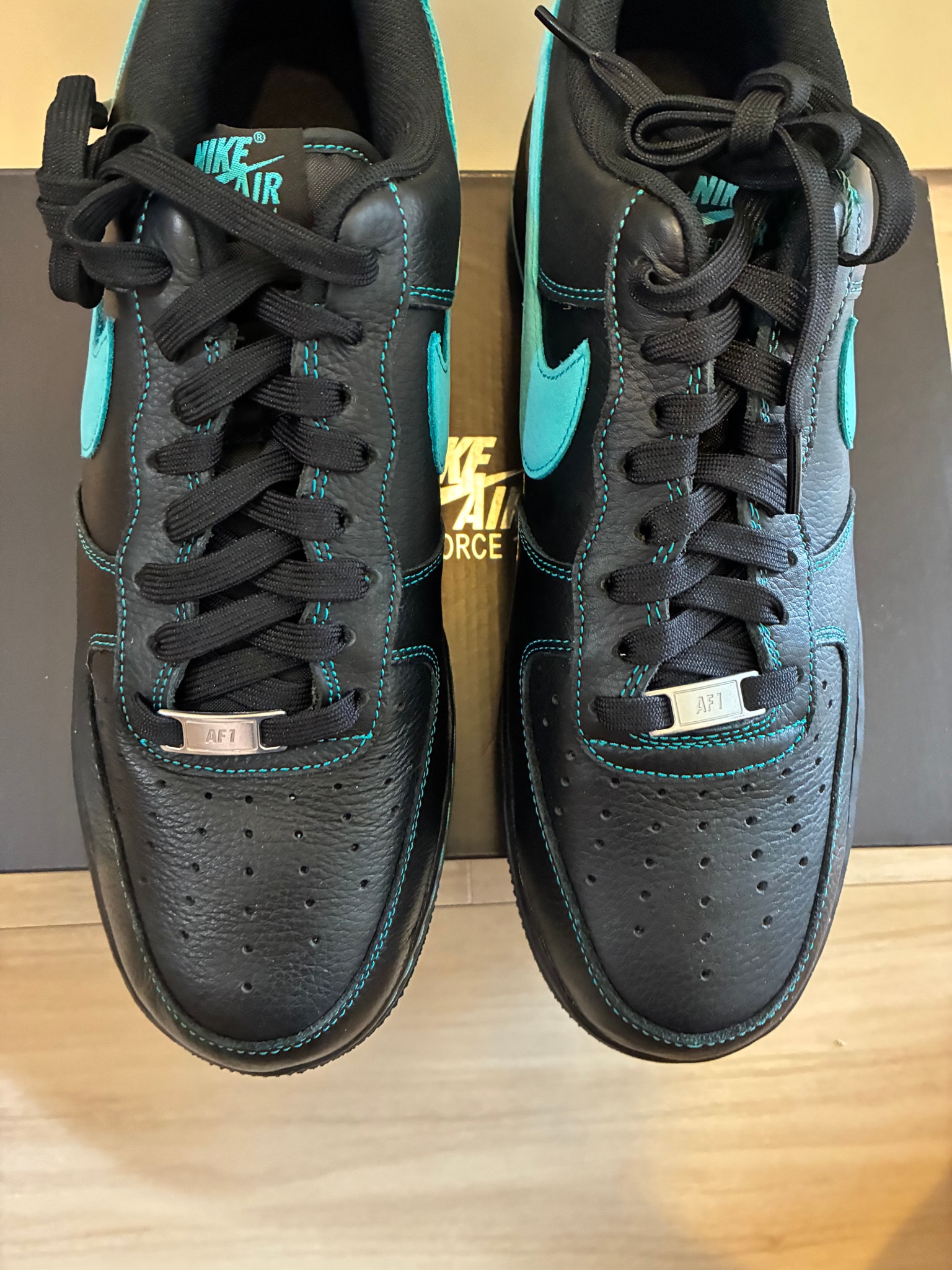 Nike Air Force 1 Low "Black Tiffany"