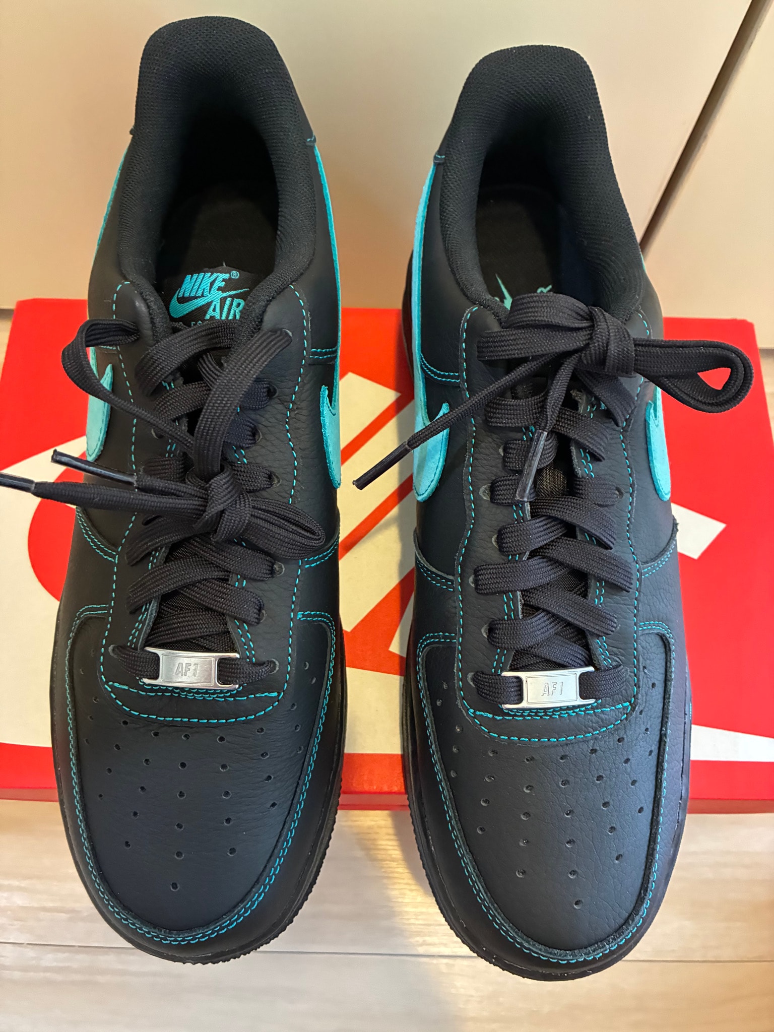 Nike Air Force 1 Low "Black Tiffany"
