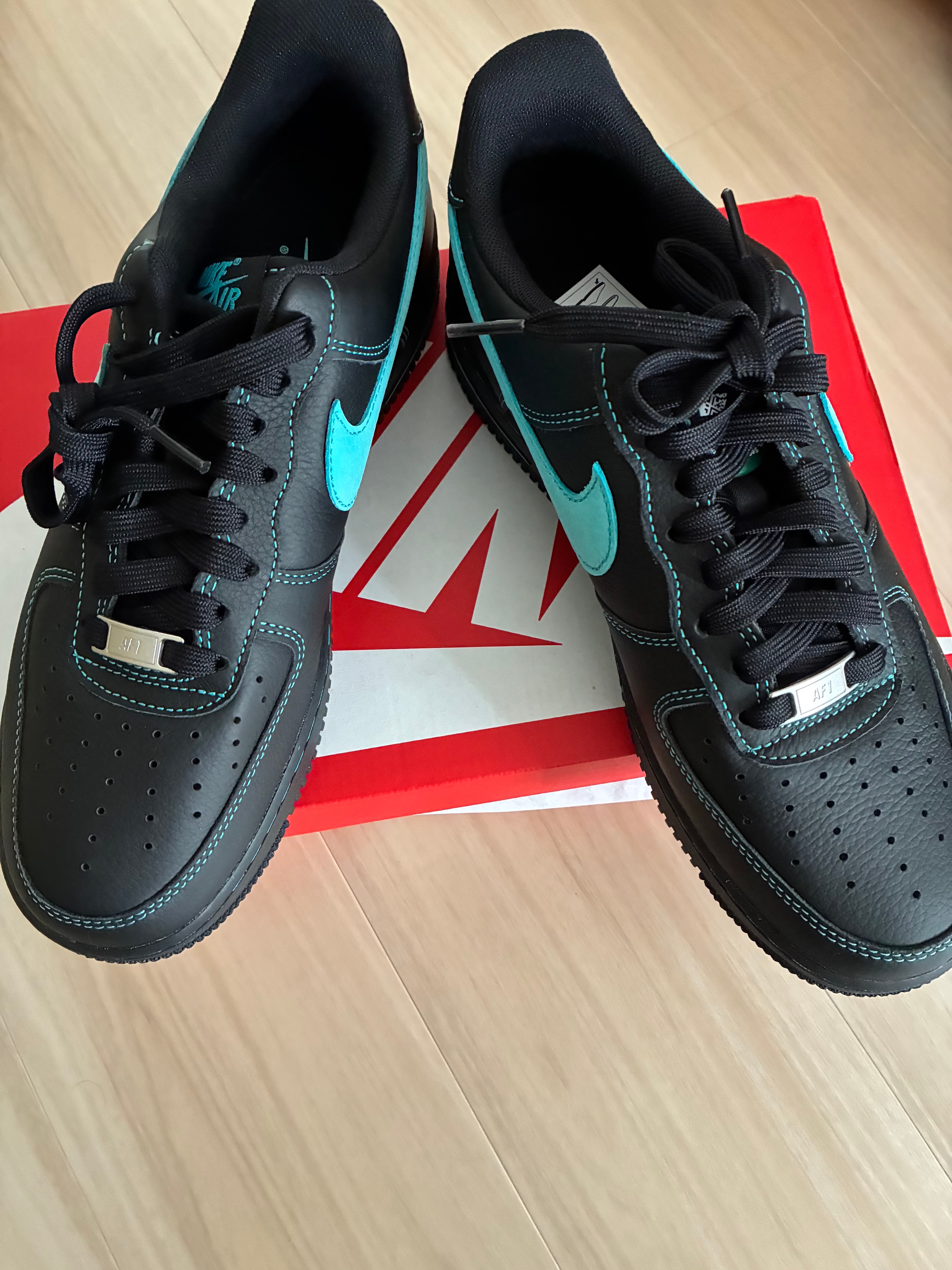 Nike Air Force 1 Low "Black Tiffany"