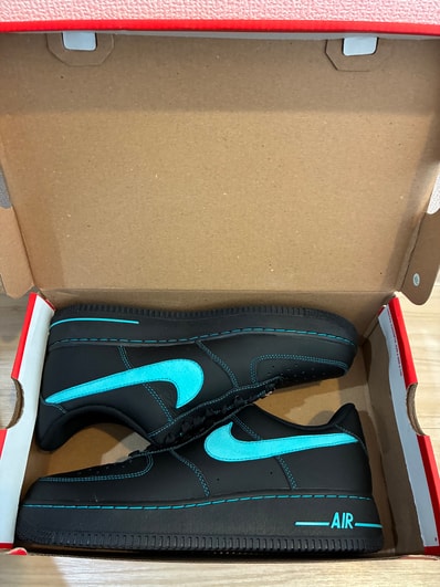 Nike Air Force 1 Low "Black Tiffany"