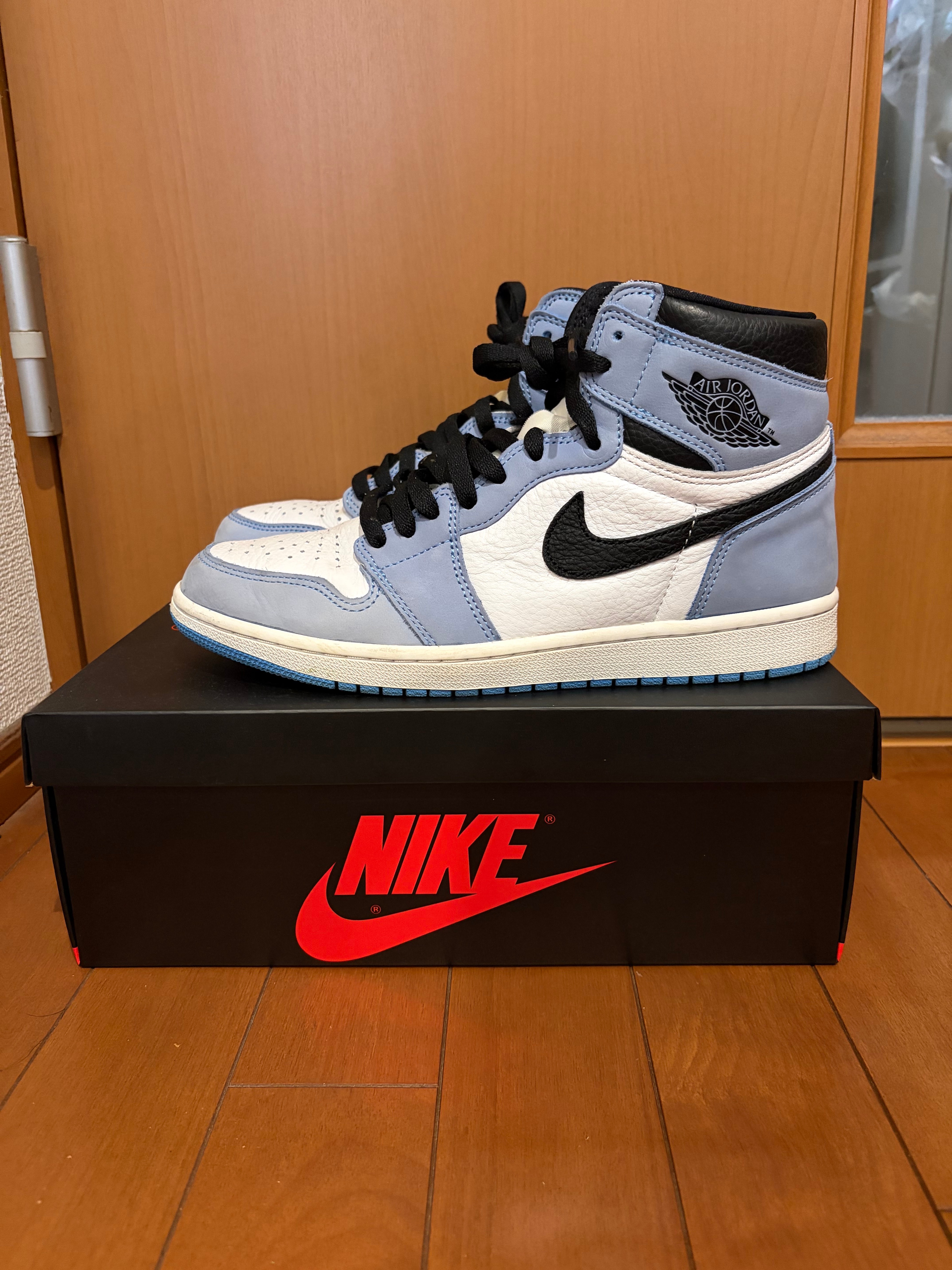 Nike Air Jordan 1 High OG "University Blue"