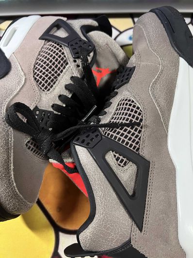 Nike Air Jordan 4 "Taupe Haze"