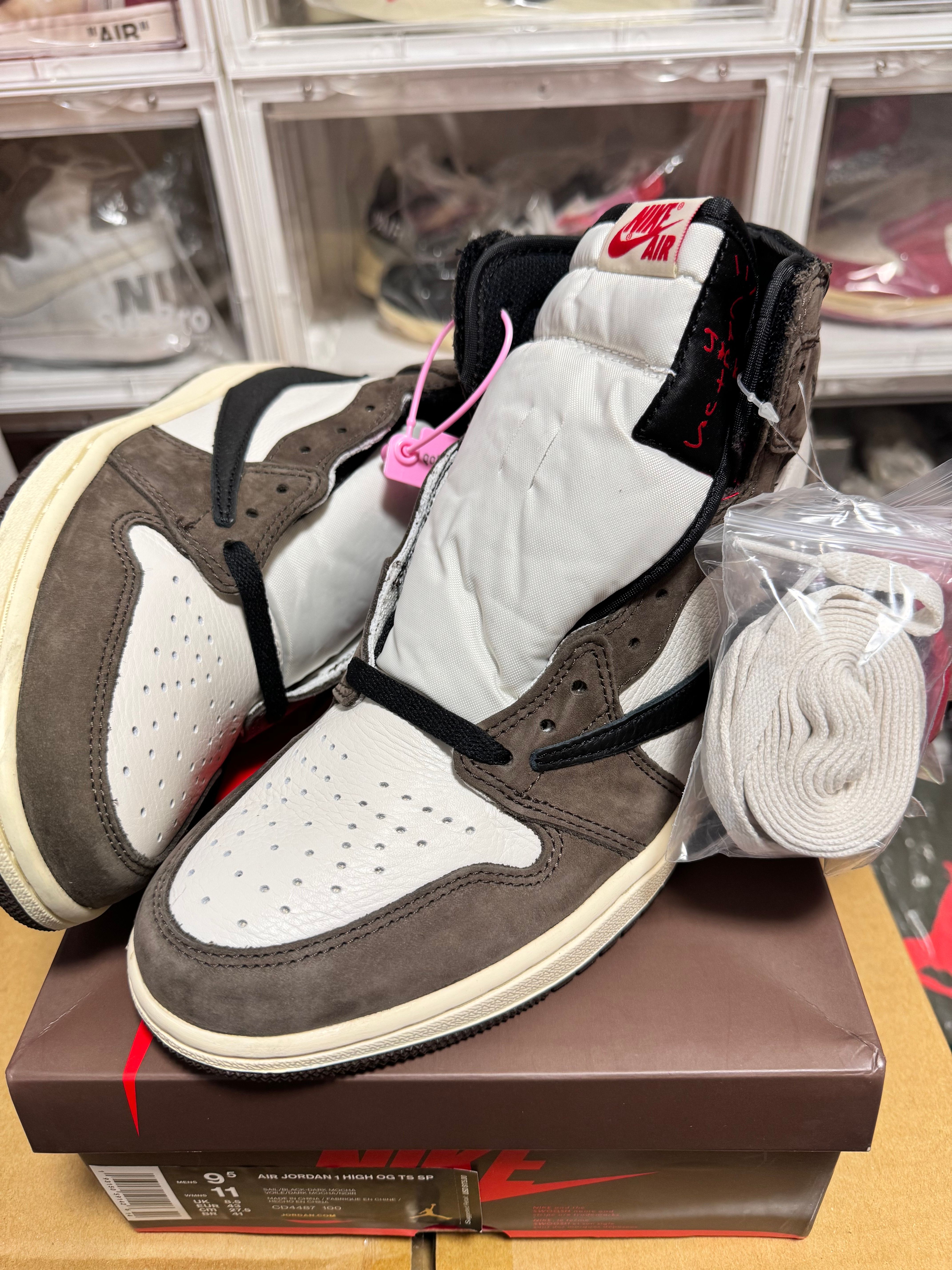 Travis Scott × Nike Air Jordan 1 Retro High OG TS SP "Sail/Dark Mocha"