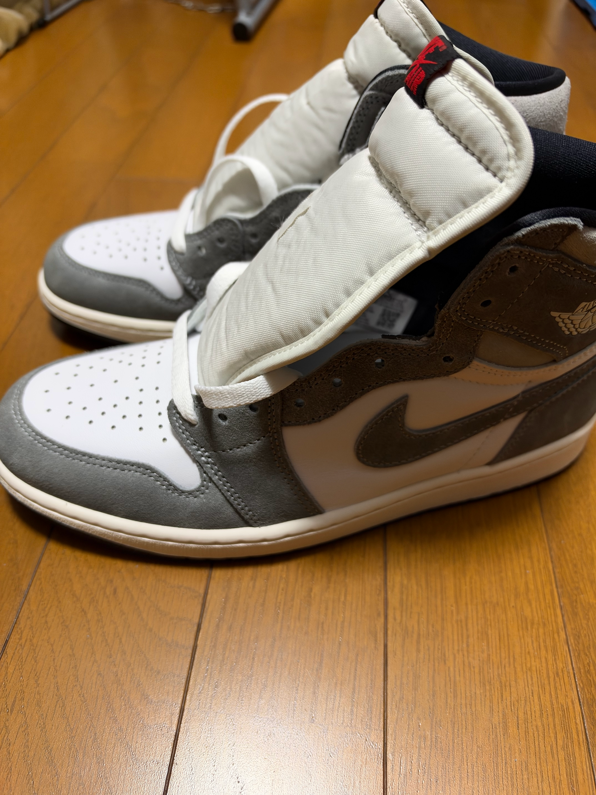 Nike Air Jordan 1 Retro High OG "Black and Smoke Grey"