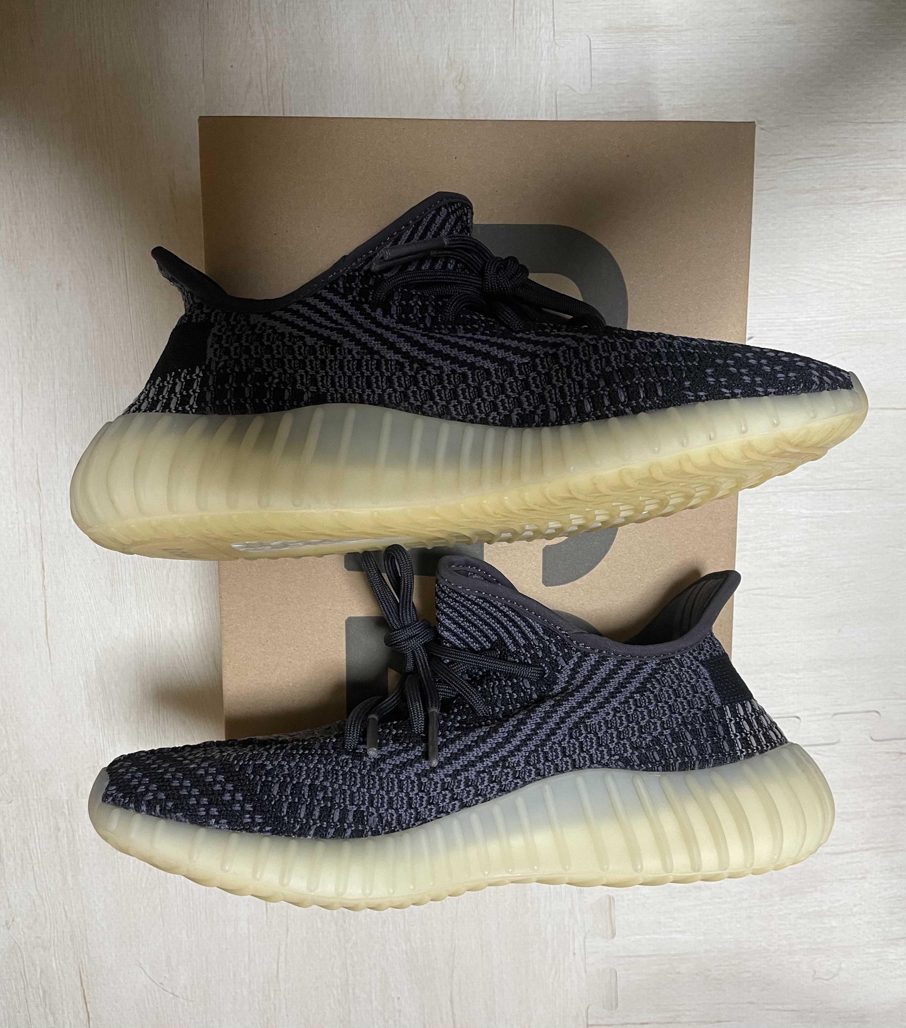 adidas YEEZY Boost 350V2 "Carbon"