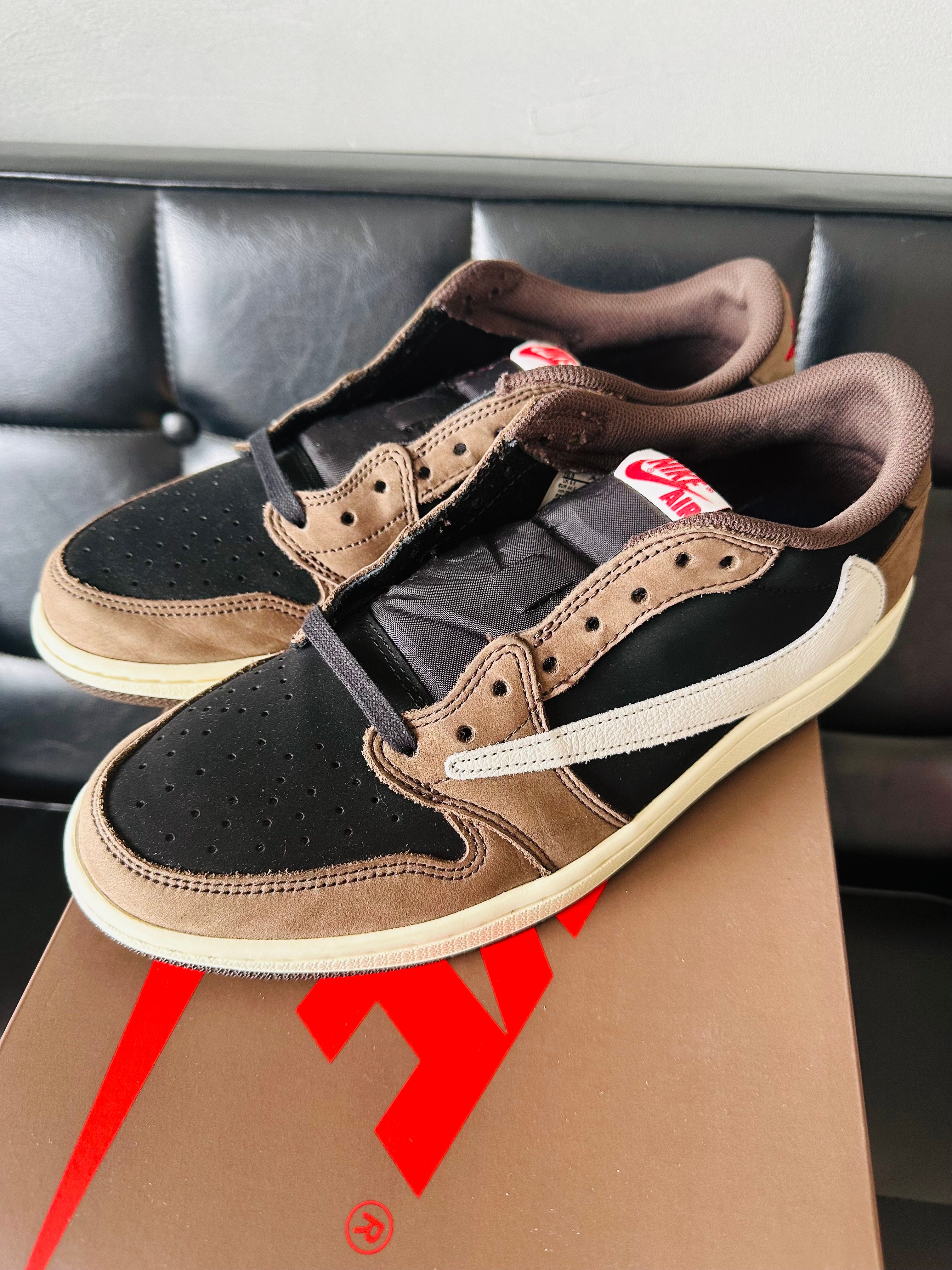 Travis Scott × Nike Air Jordan 1 Low OG SP-T "Black/Dark Mocha"