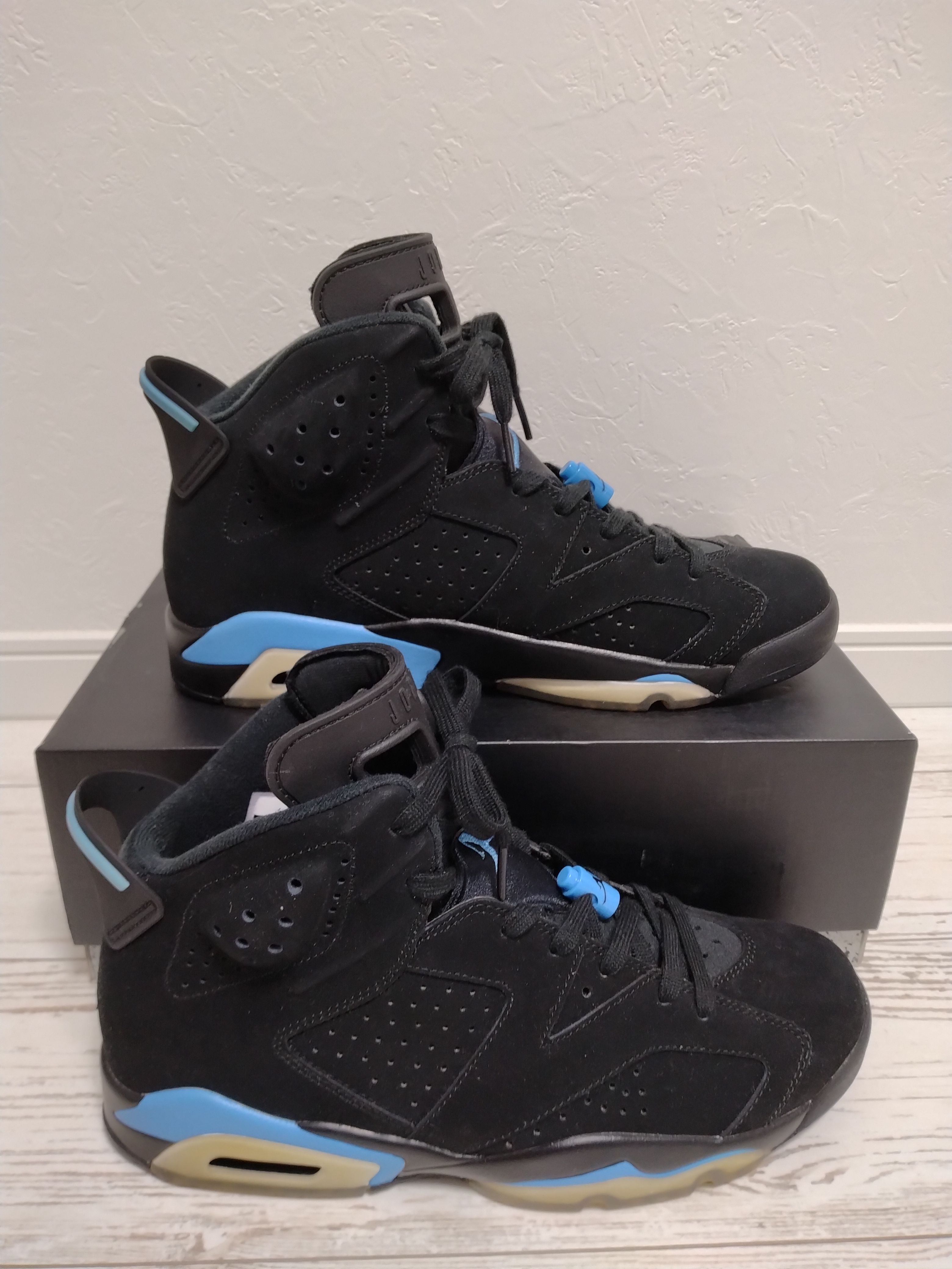 NIKE AIR JORDAN 6 RETRO "UNC"