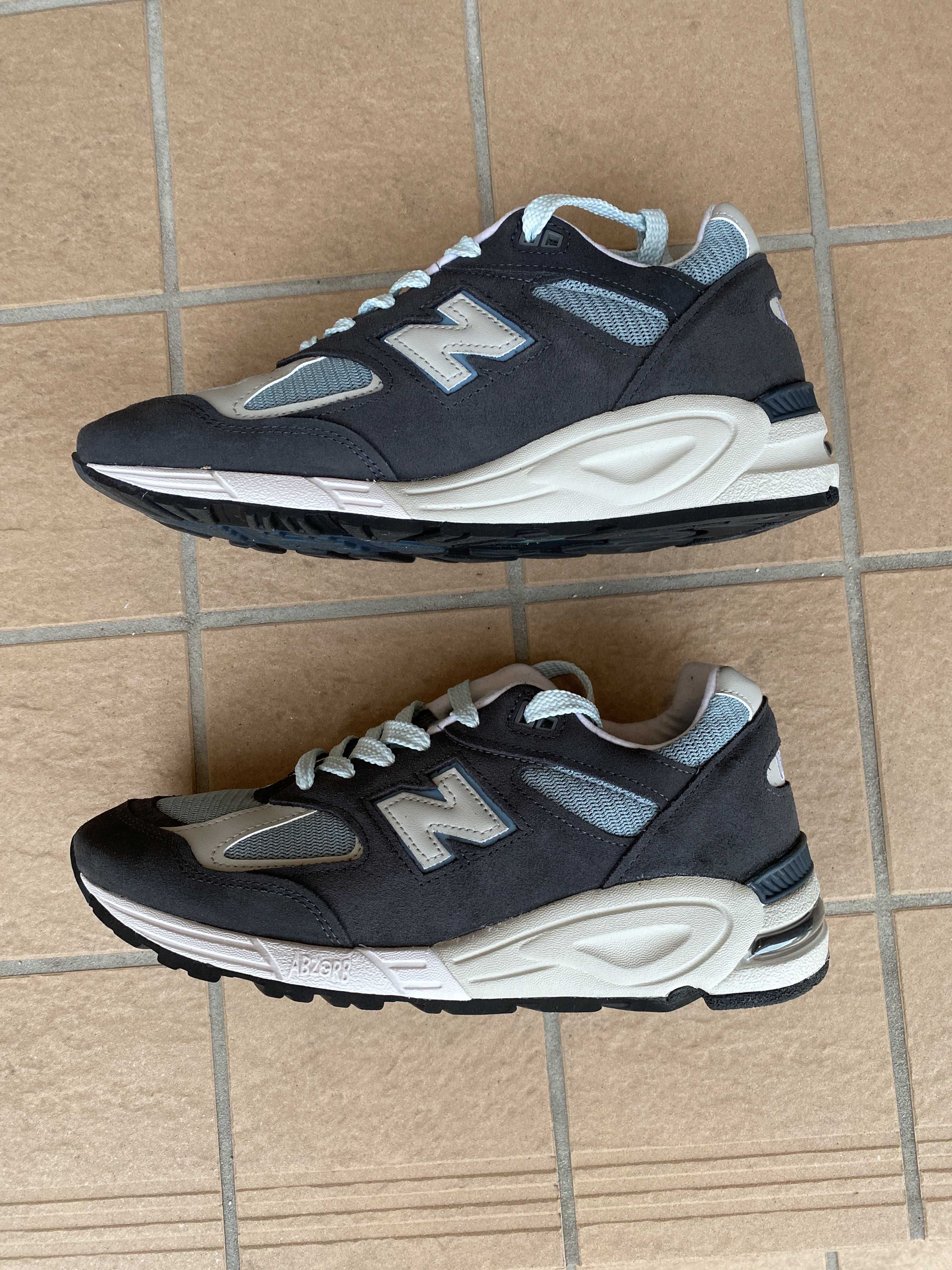 KITH Ronnie Fieg × New Balance 990V2 "Steel Blue"