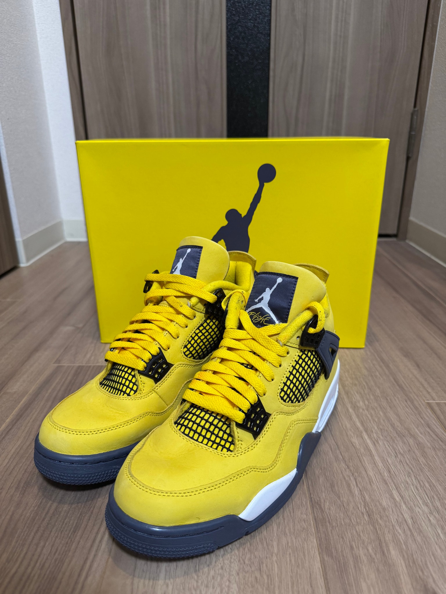 Nike Air Jordan 4 "Tour Yellow"