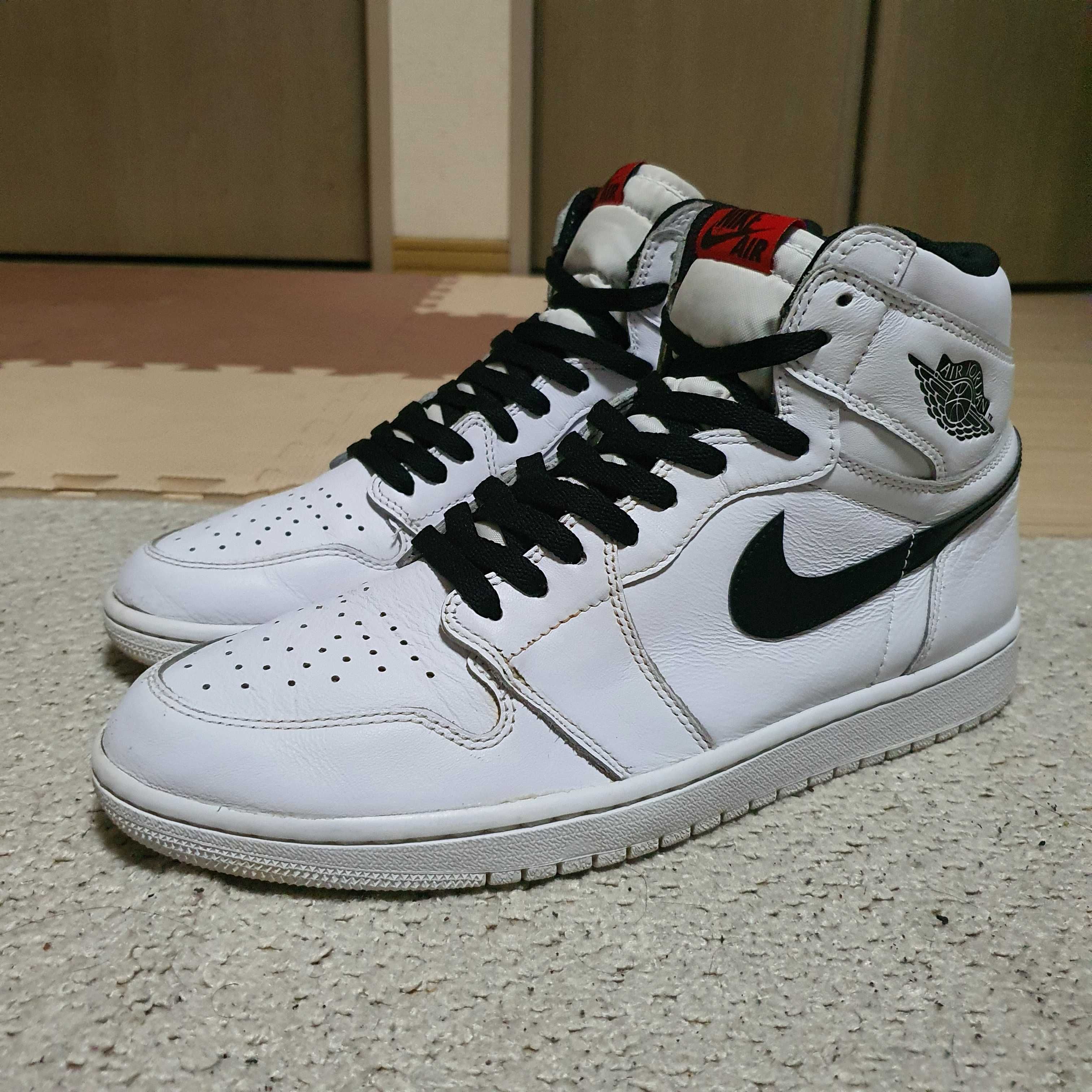 Nike Air Jordan 1 Retro High "Yin Yang White"