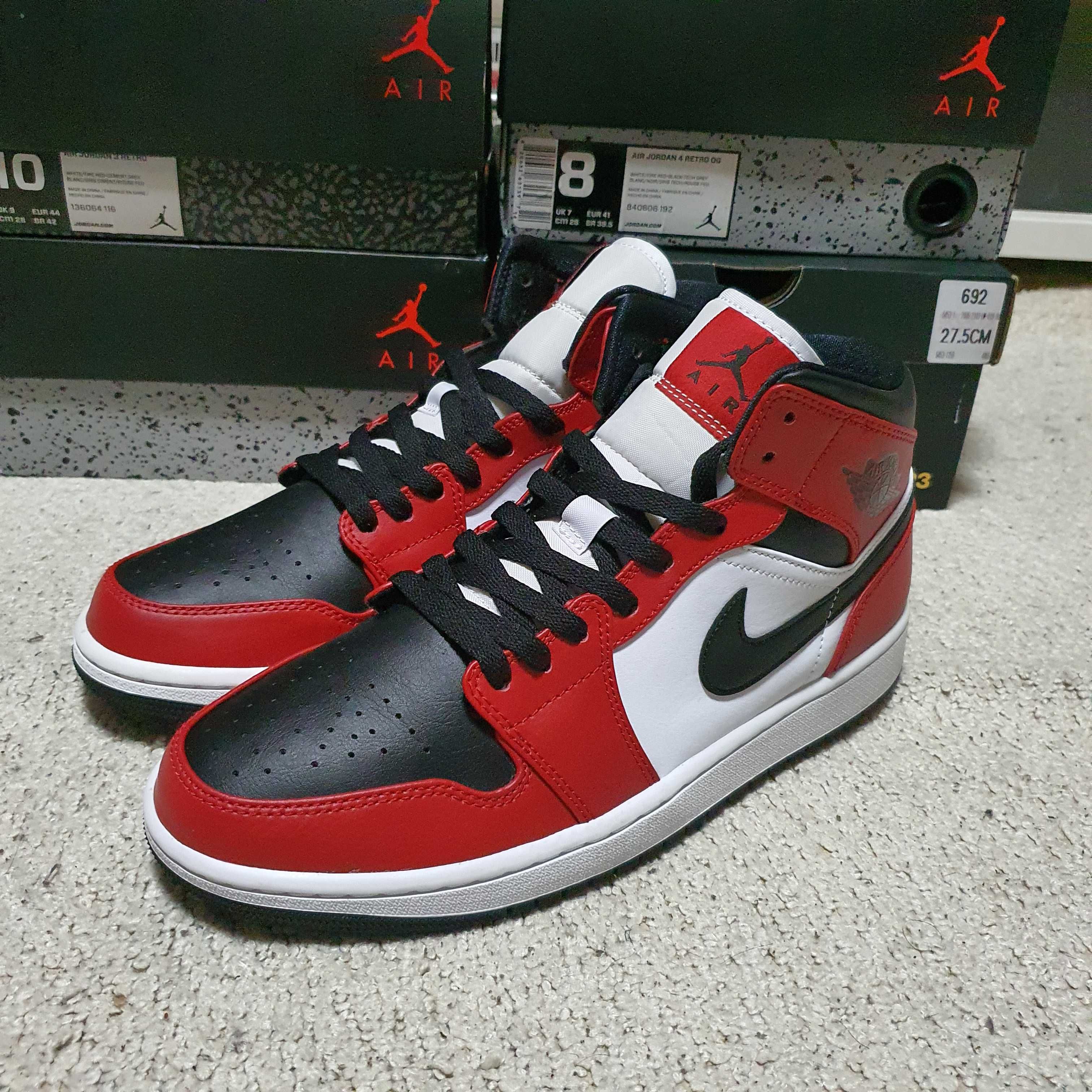 Nike Air Jordan 1 Mid "Chicago Black Toe"