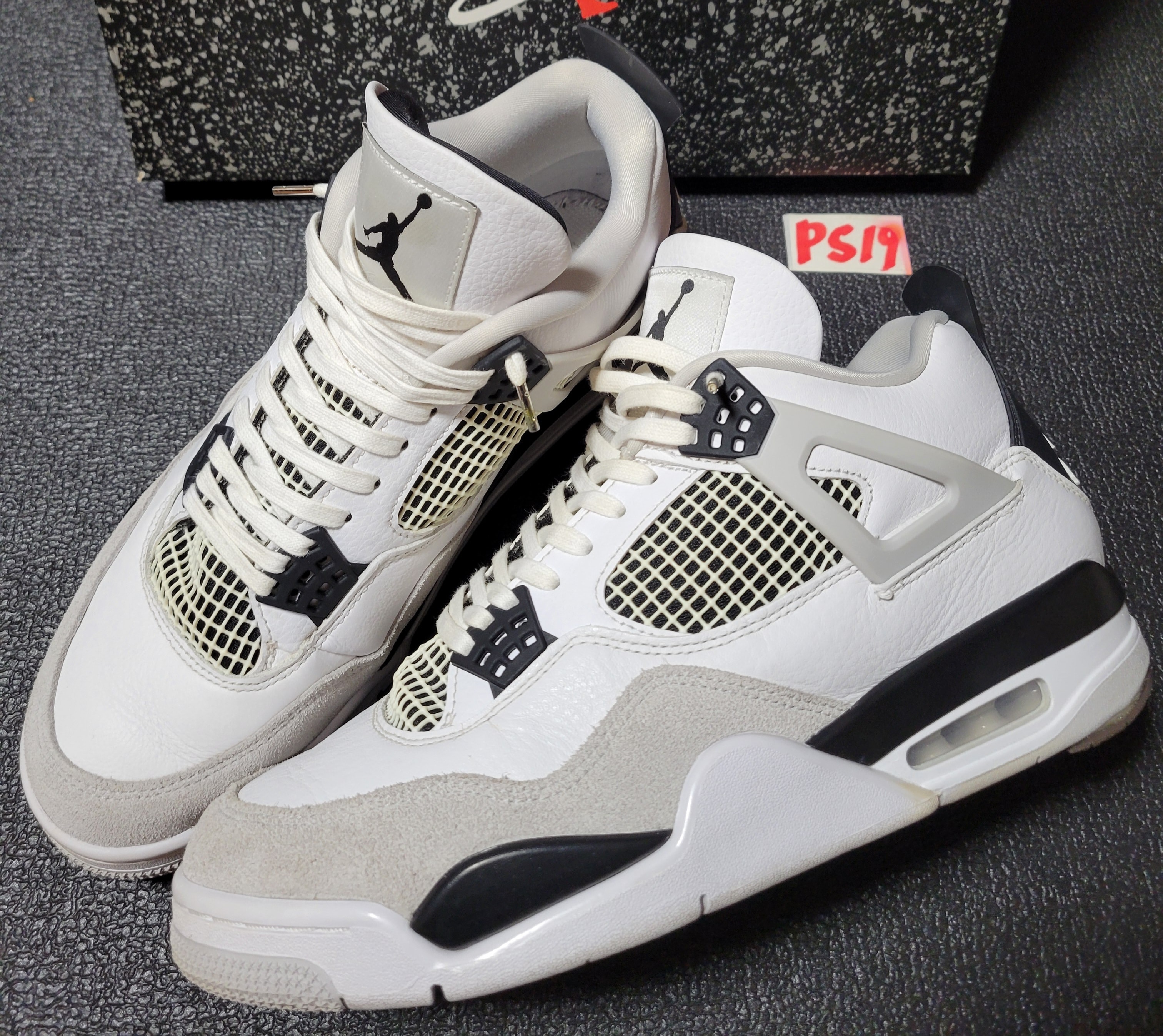 Nike Air Jordan 4 "Military Black"