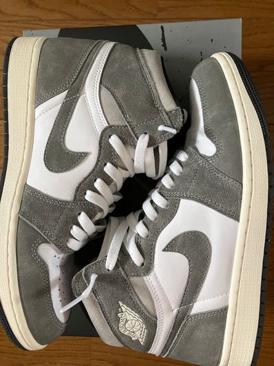 Nike Air Jordan 1 Retro High OG "Black and Smoke Grey"