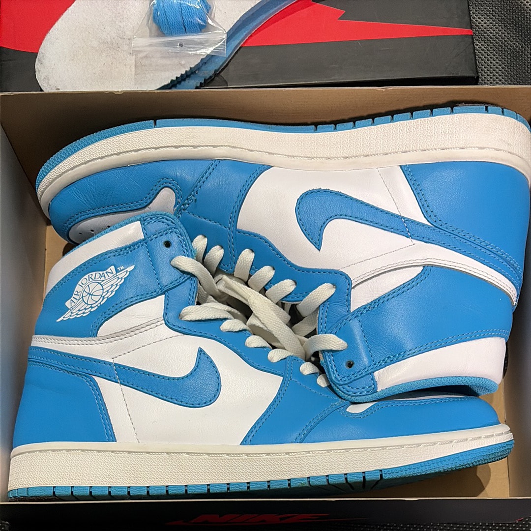 Nike Air Jordan 1 Retro High "UNC"