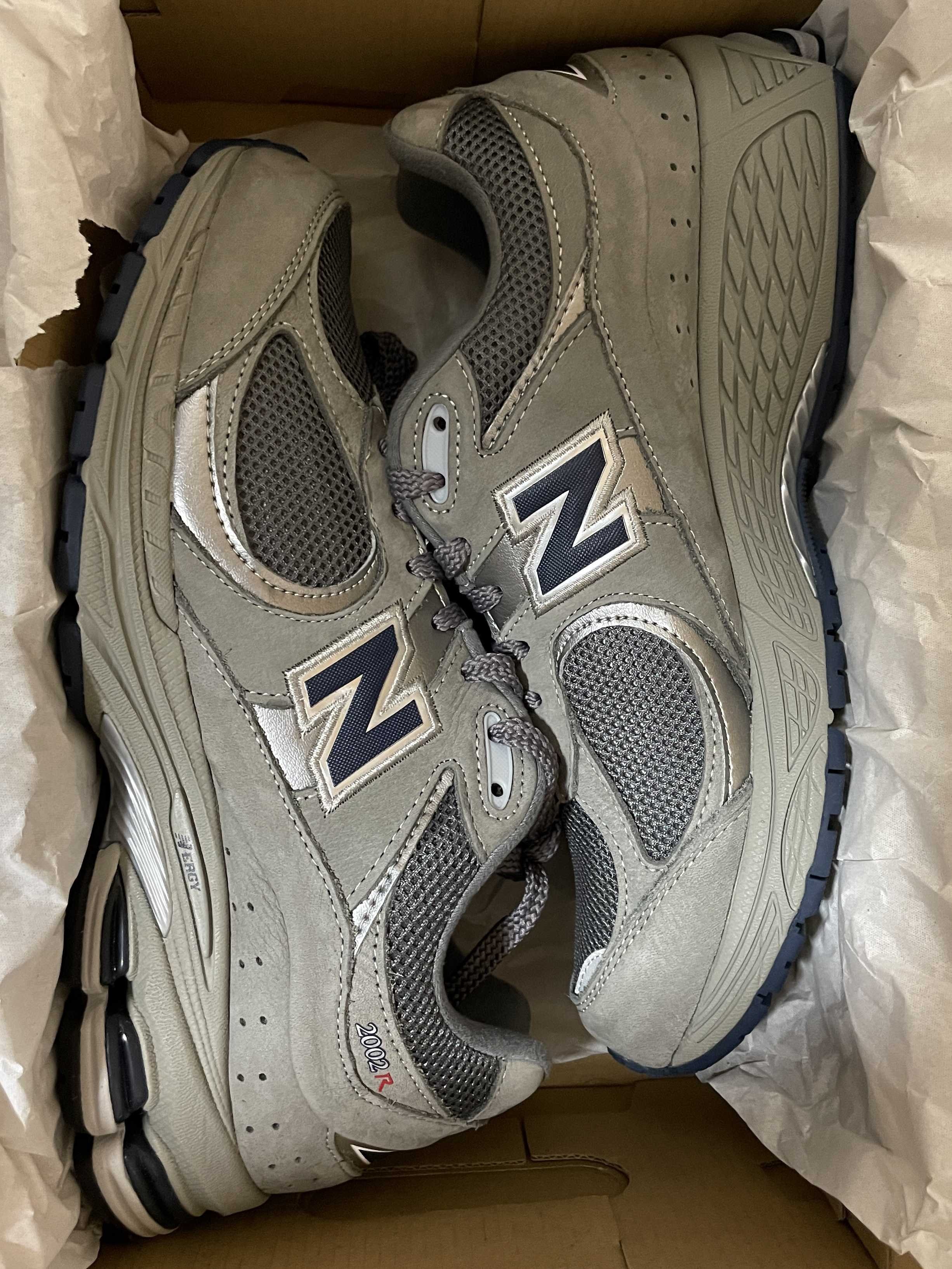 New Balance 2002R "Gray"