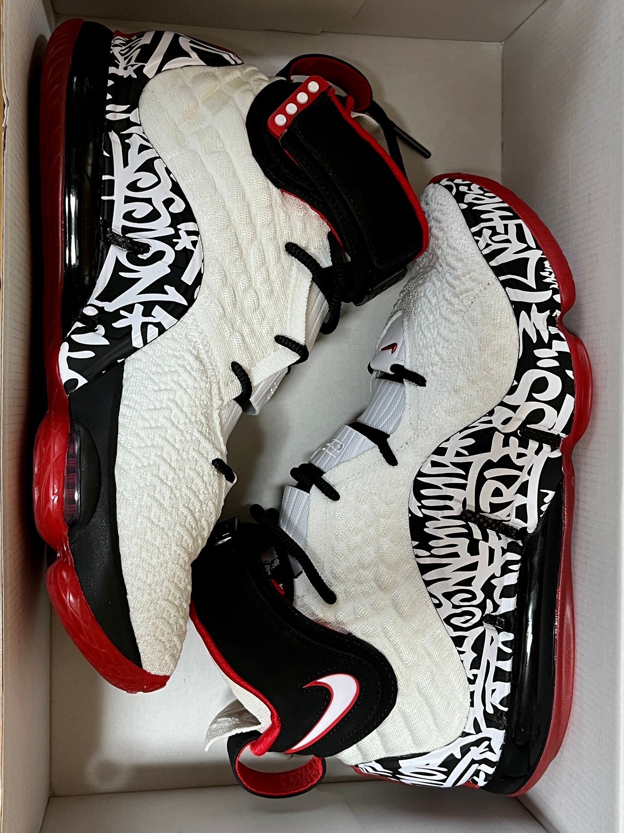 NIKE LEBRON XVII GRAFFITI 