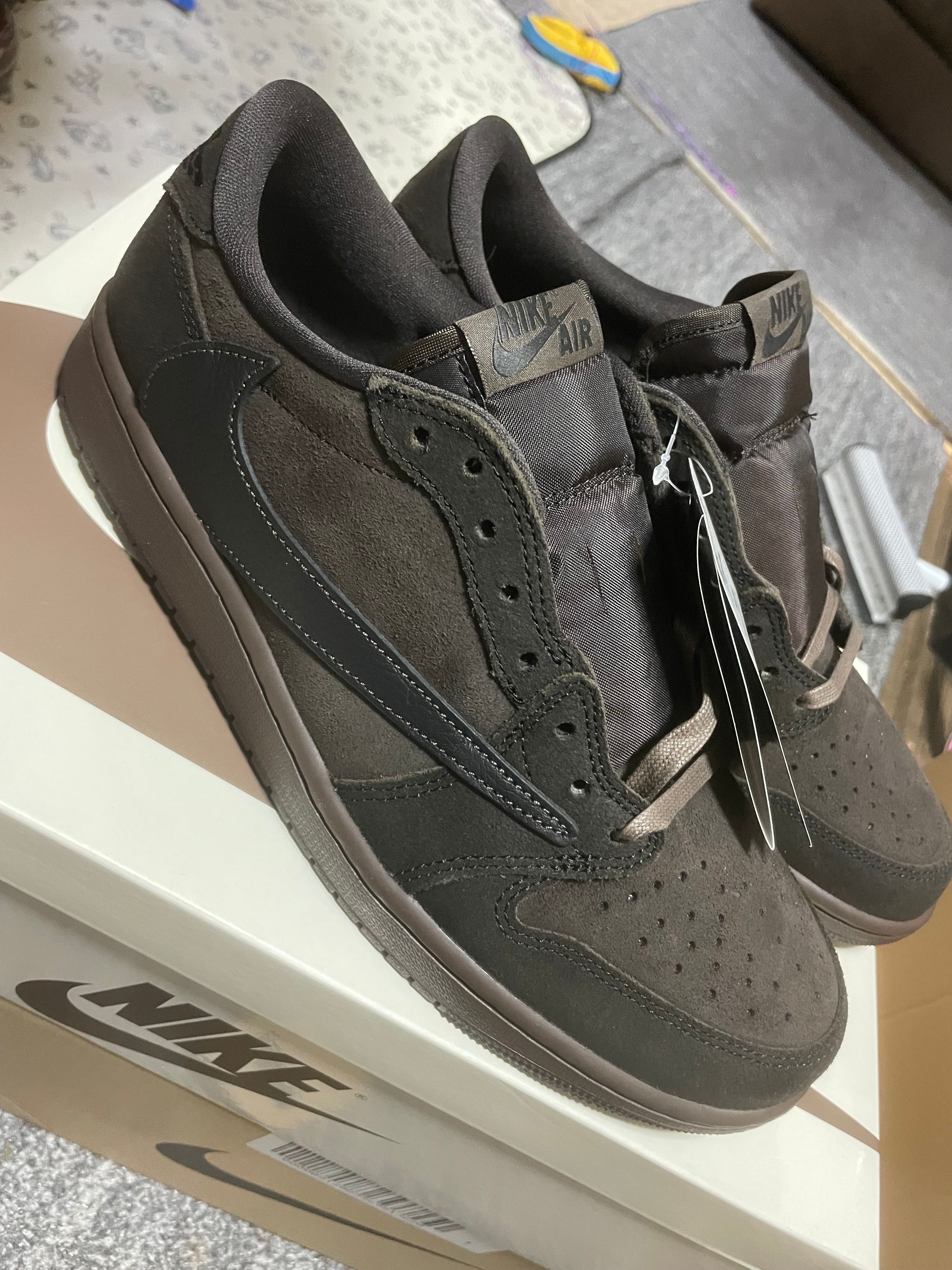 Travis Scott × Nike Air Jordan 1 Low OG SP "Velvet Brown and Dark Mocha"