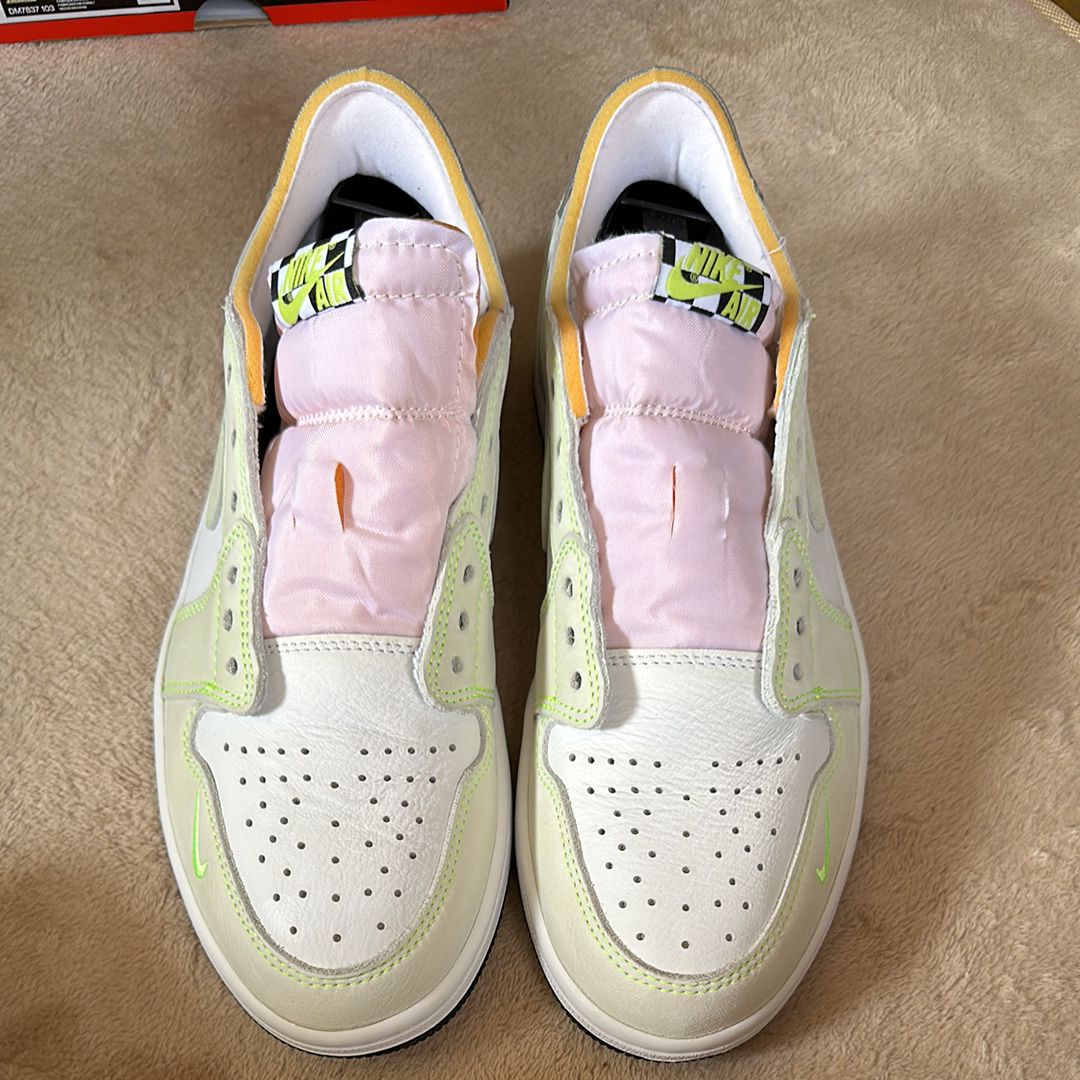 Nike Air Jordan 1 Low OG "Ghost Green"