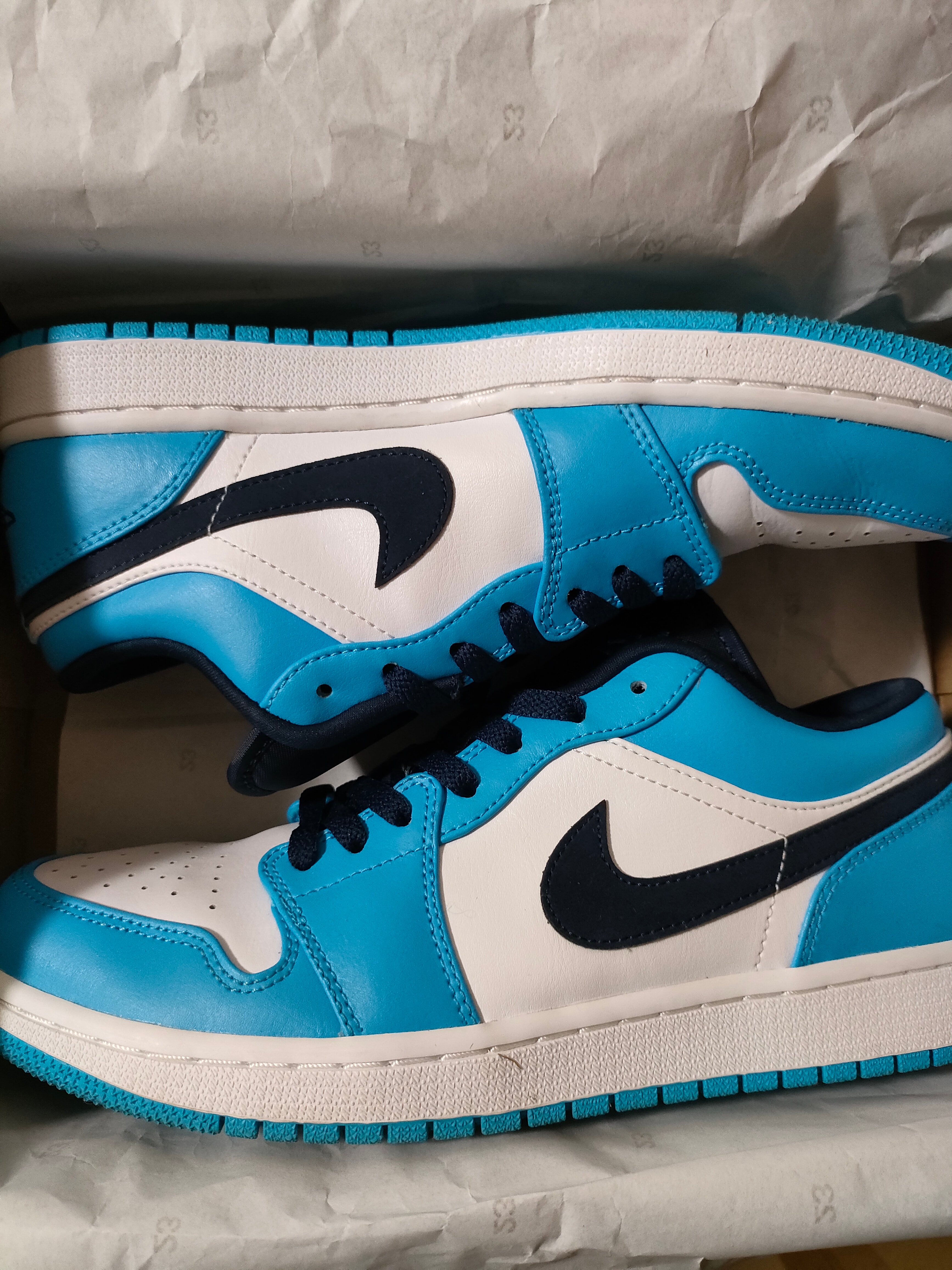 Nike Air Jordan 1 Low "University Blue"