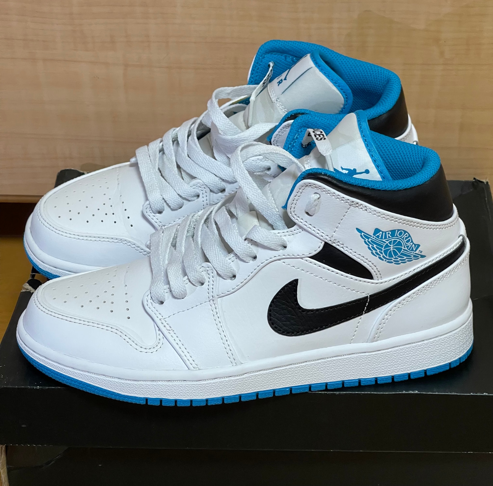 Nike Air Jordan 1 Mid 