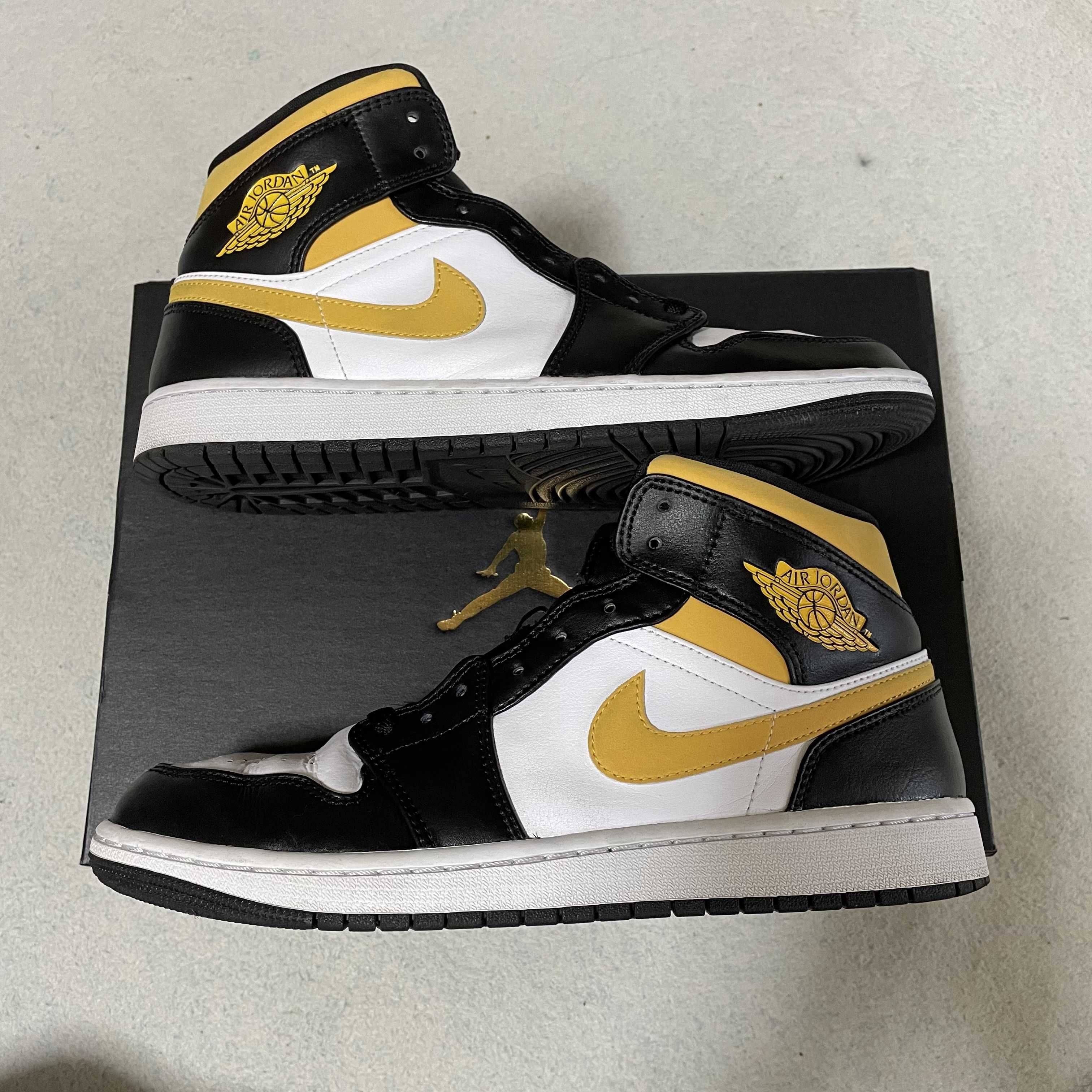 Nike Air Jordan 1 Mid "White/Pollen-Black"