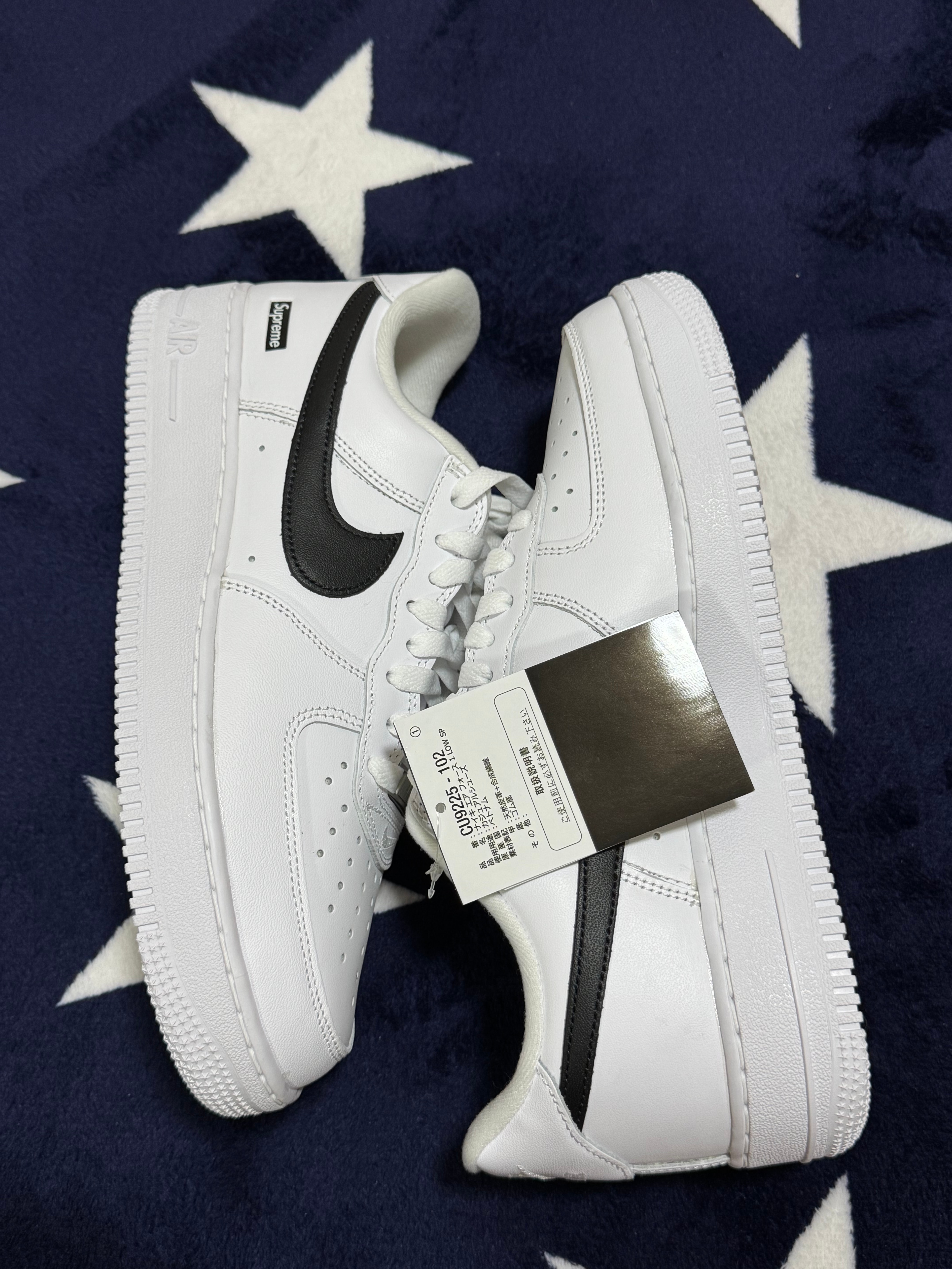 シュプリーム × ナイキ エアフォース1 ロー "ホワイト/ブラック"