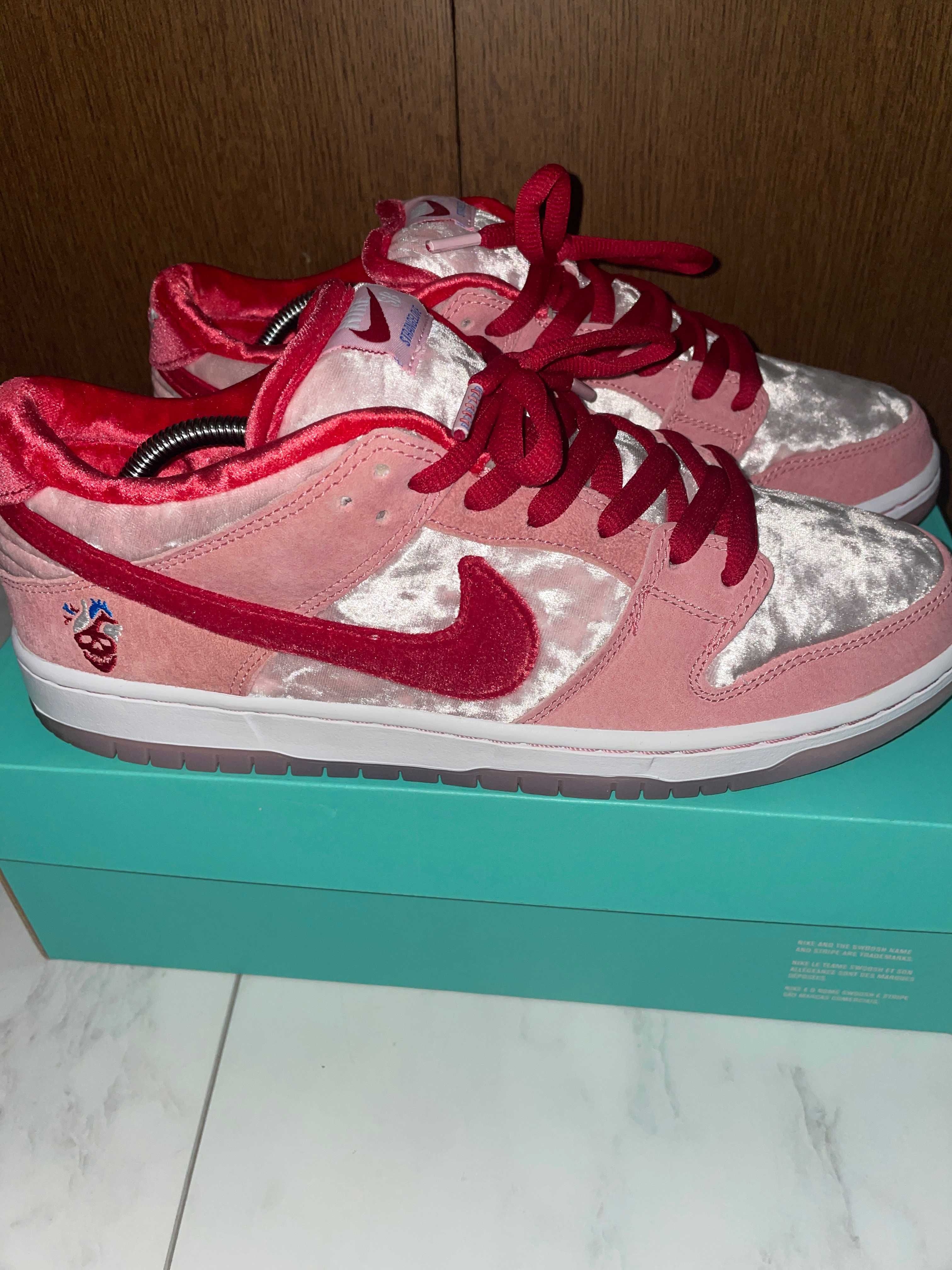 Strangelove × Nike SB Dunk Low "Valentine’s Day"
