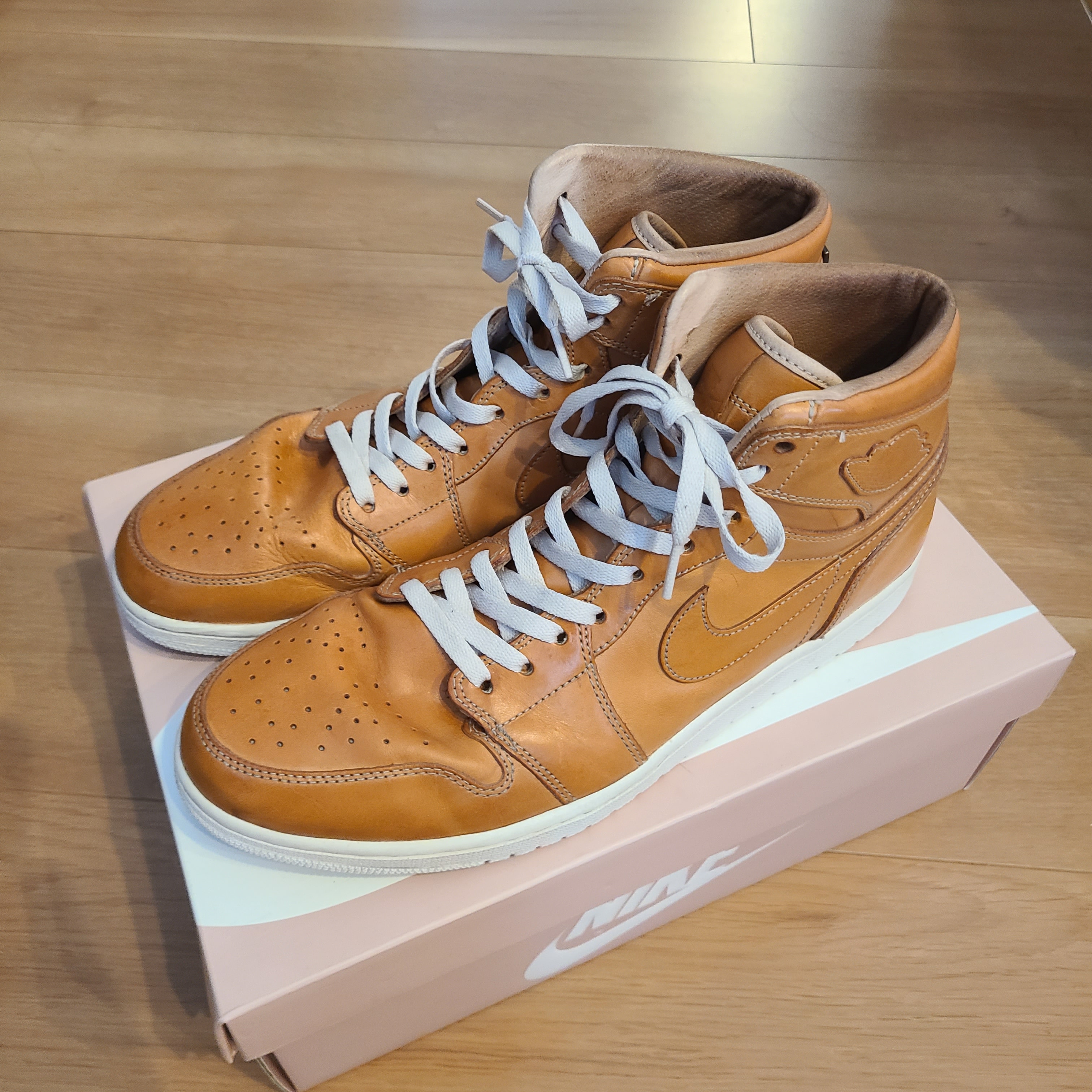 Nike Air Jordan 1 Retro High "Pinnacle Vachetta Tan"