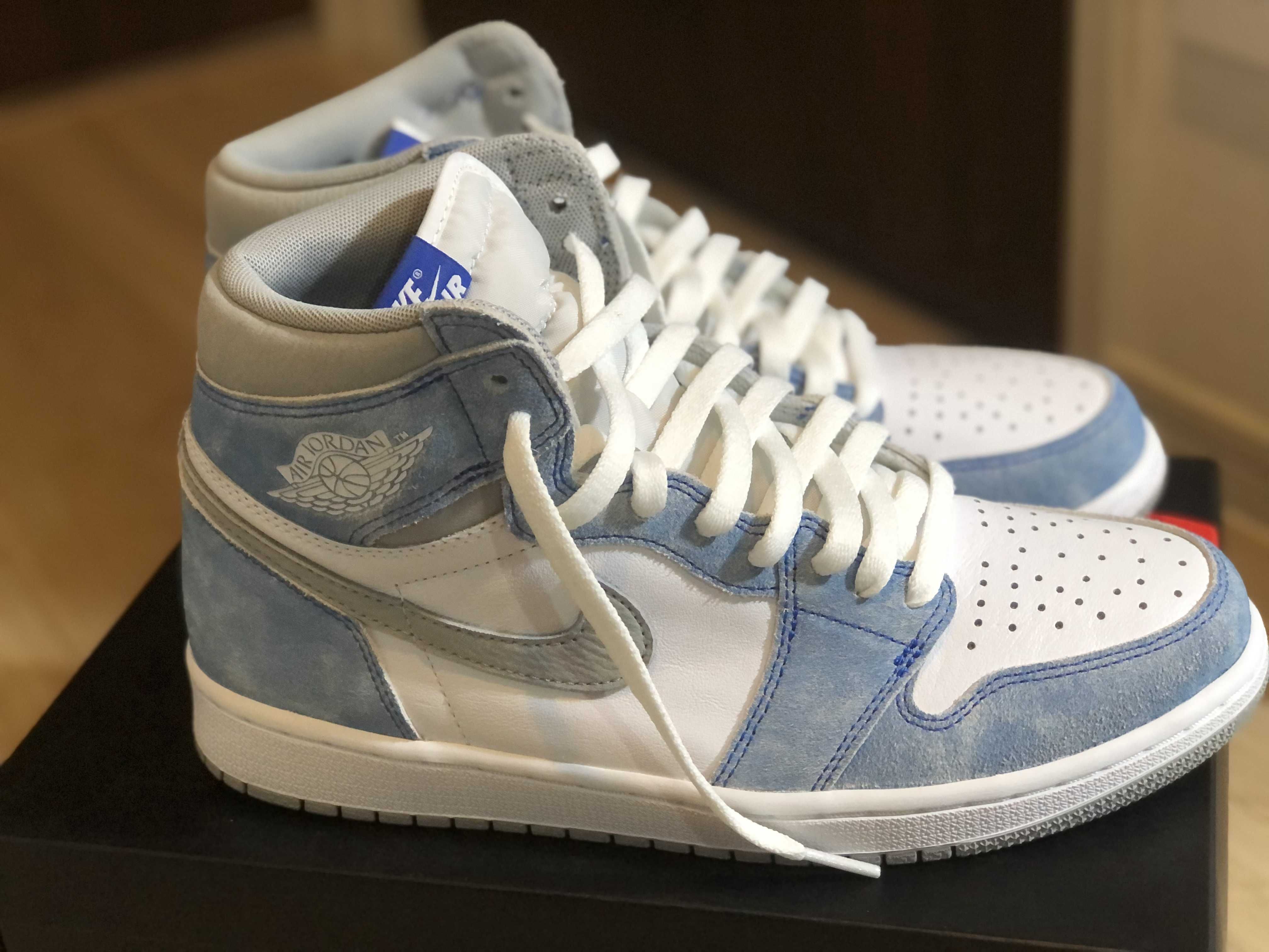 Nike Air Jordan 1 High OG "Hyper Royal"