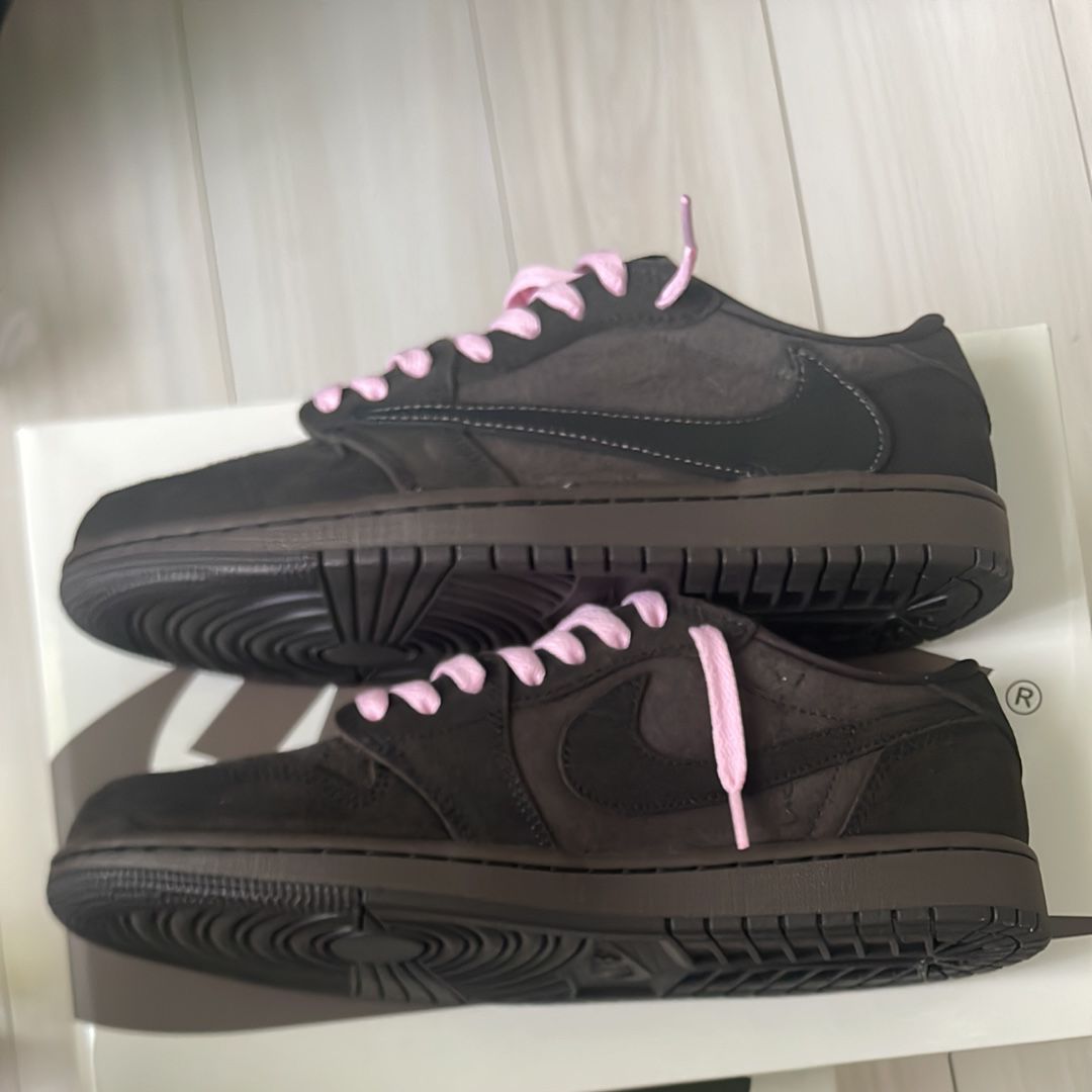 Travis Scott × Nike Air Jordan 1 Low OG SP "Velvet Brown and Dark Mocha"