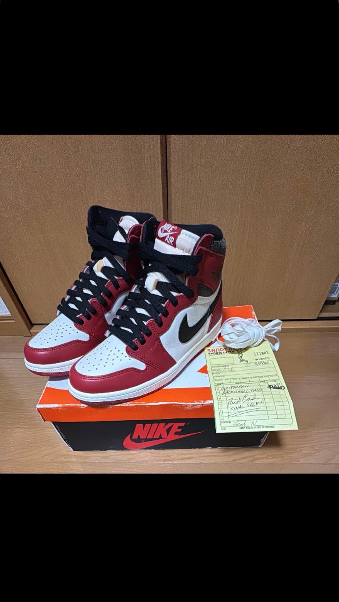 Nike Air Jordan 1 High OG "Lost & Found/Chicago"