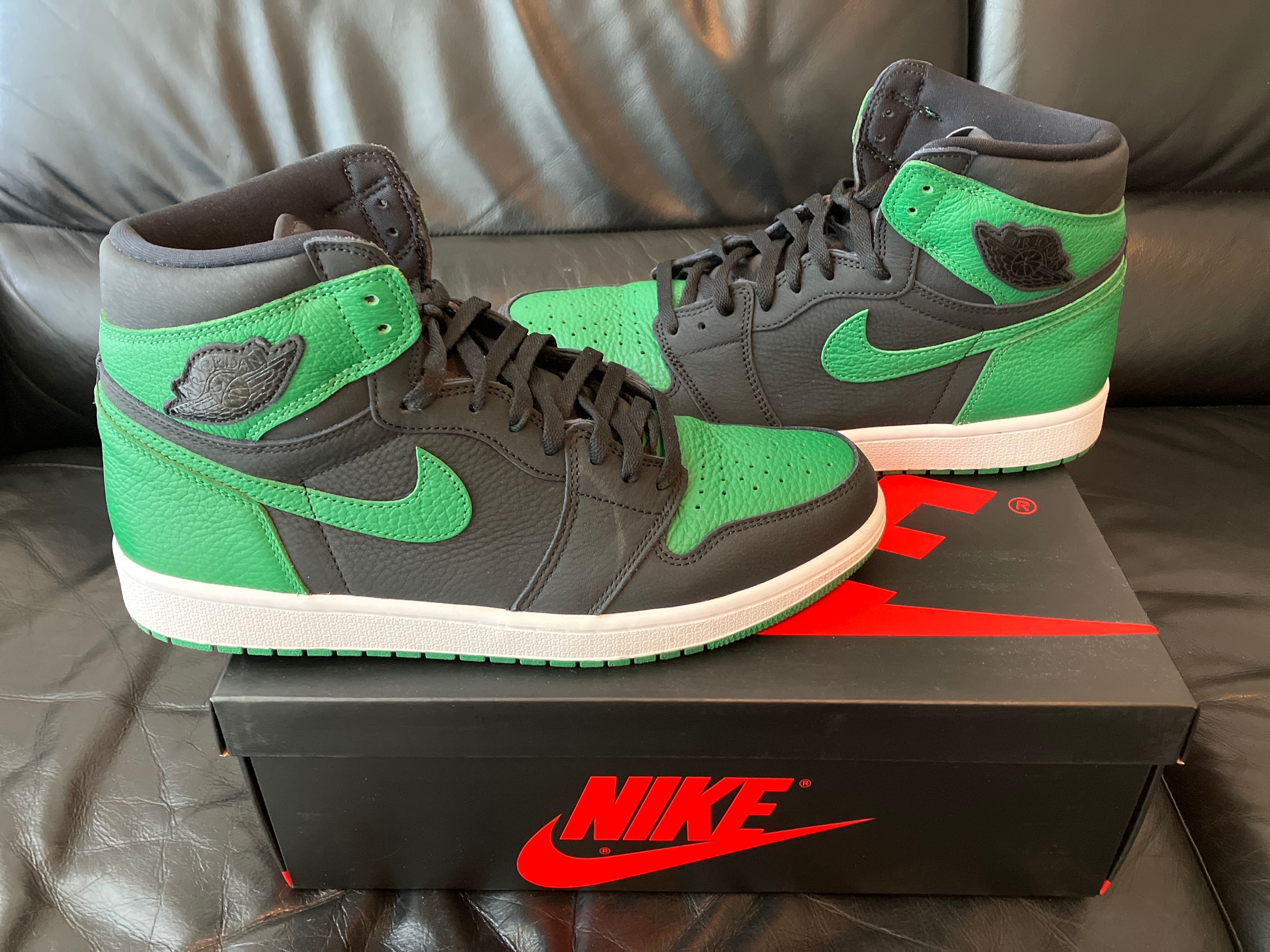 Nike Air Jordan 1 Retro High OG "Black/Pine Green" (2020)