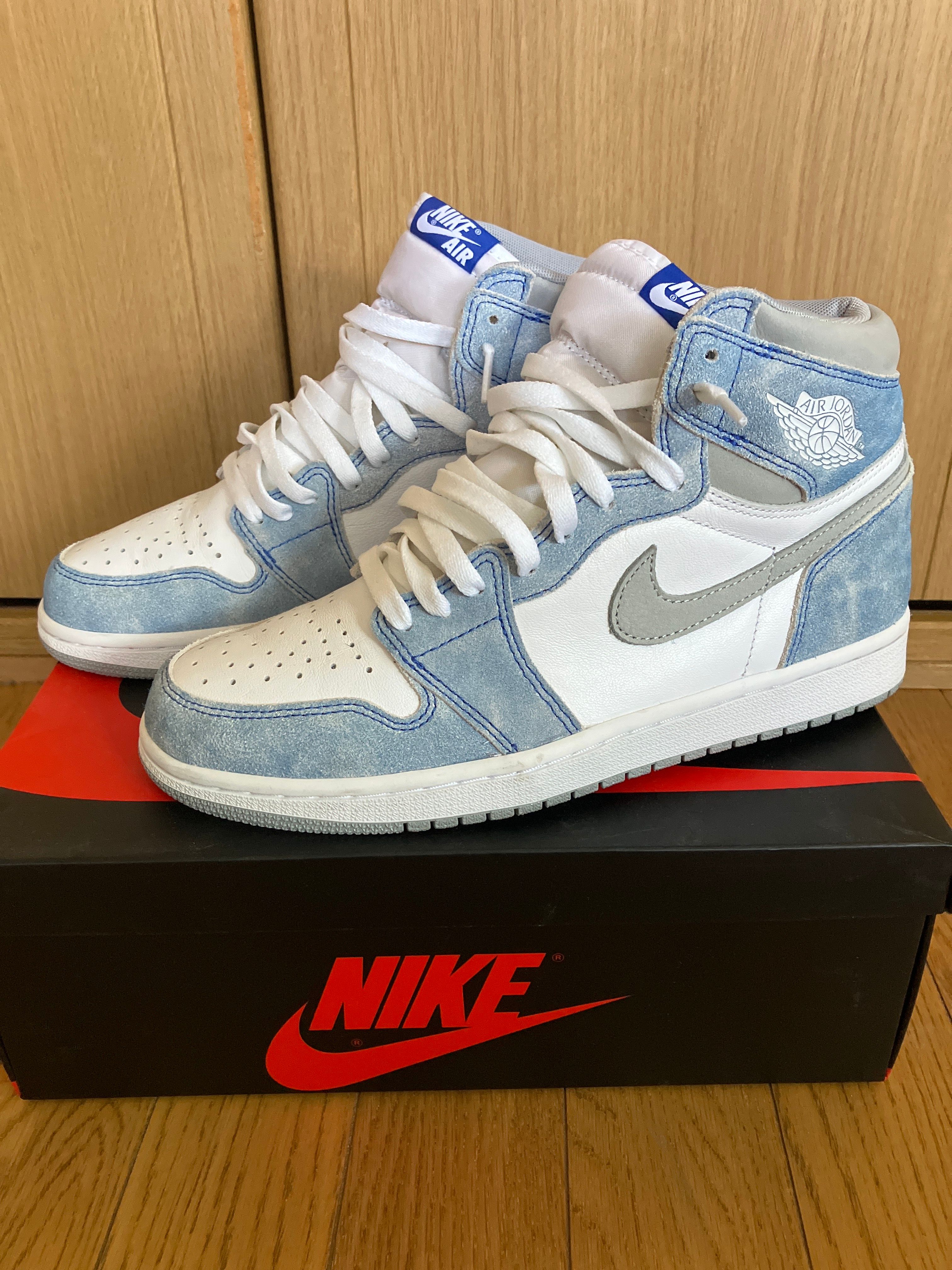 Nike Air Jordan 1 High OG "Hyper Royal"