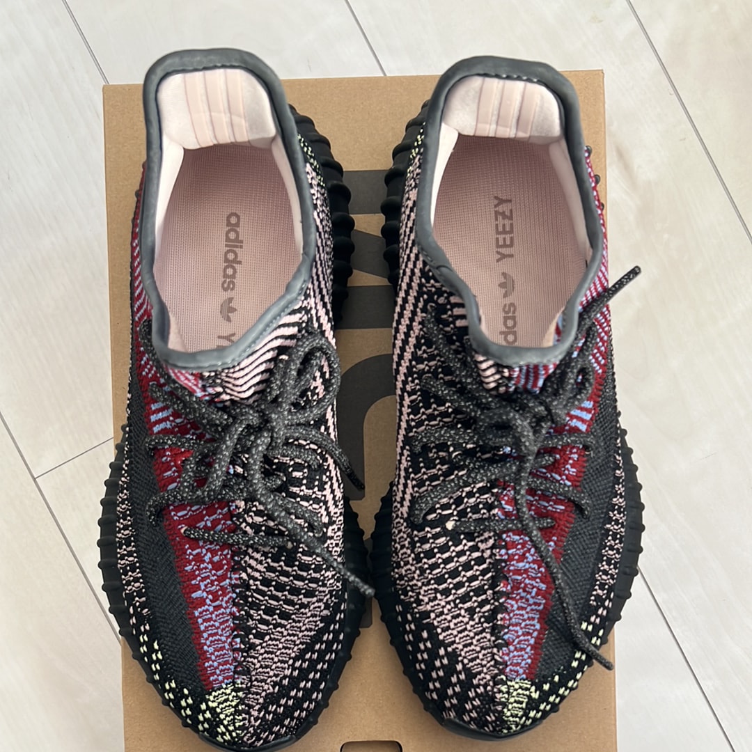 アディダス イージーブースト350V2 