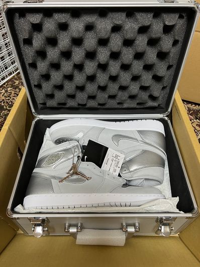 Nike Air Jordan 1 Retro High OG "CO.JP/TOKYO" (Suitcase)