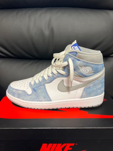 Nike Air Jordan 1 High OG "Hyper Royal"