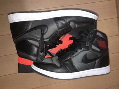 Nike Air Jordan 1 Retro High OG "Black/Metallic Silver/Gym Red"