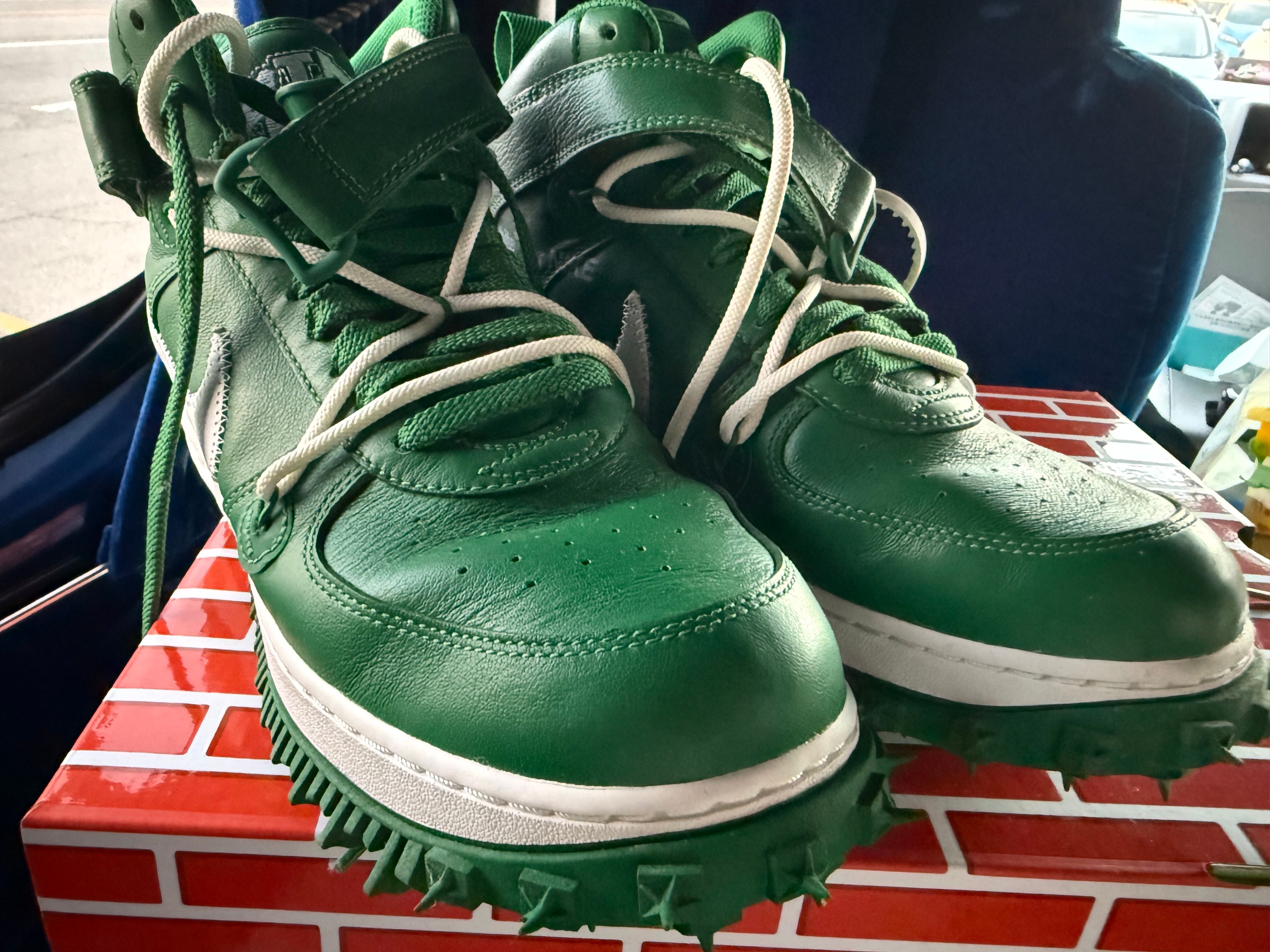 オフホワイト × ナイキ エアフォース1 ミッド SP LTHR "パイングリーン"