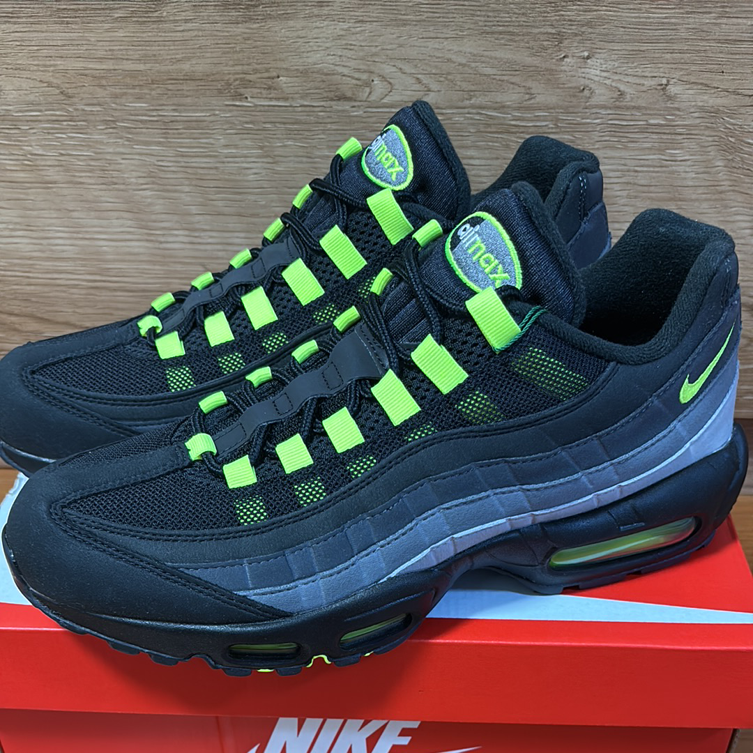 Nike Air Max 95 "Black/Anthracite/Smoke Grey/Volt"