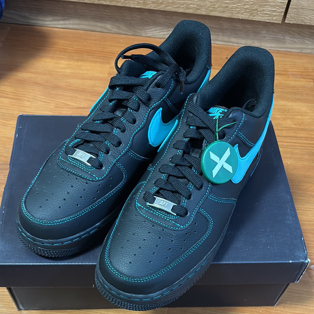 Nike Air Force 1 Low "Black Tiffany"