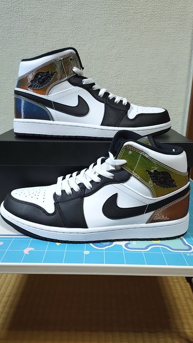 Nike Air Jordan 1 Mid "Heat Sensitive Panels"