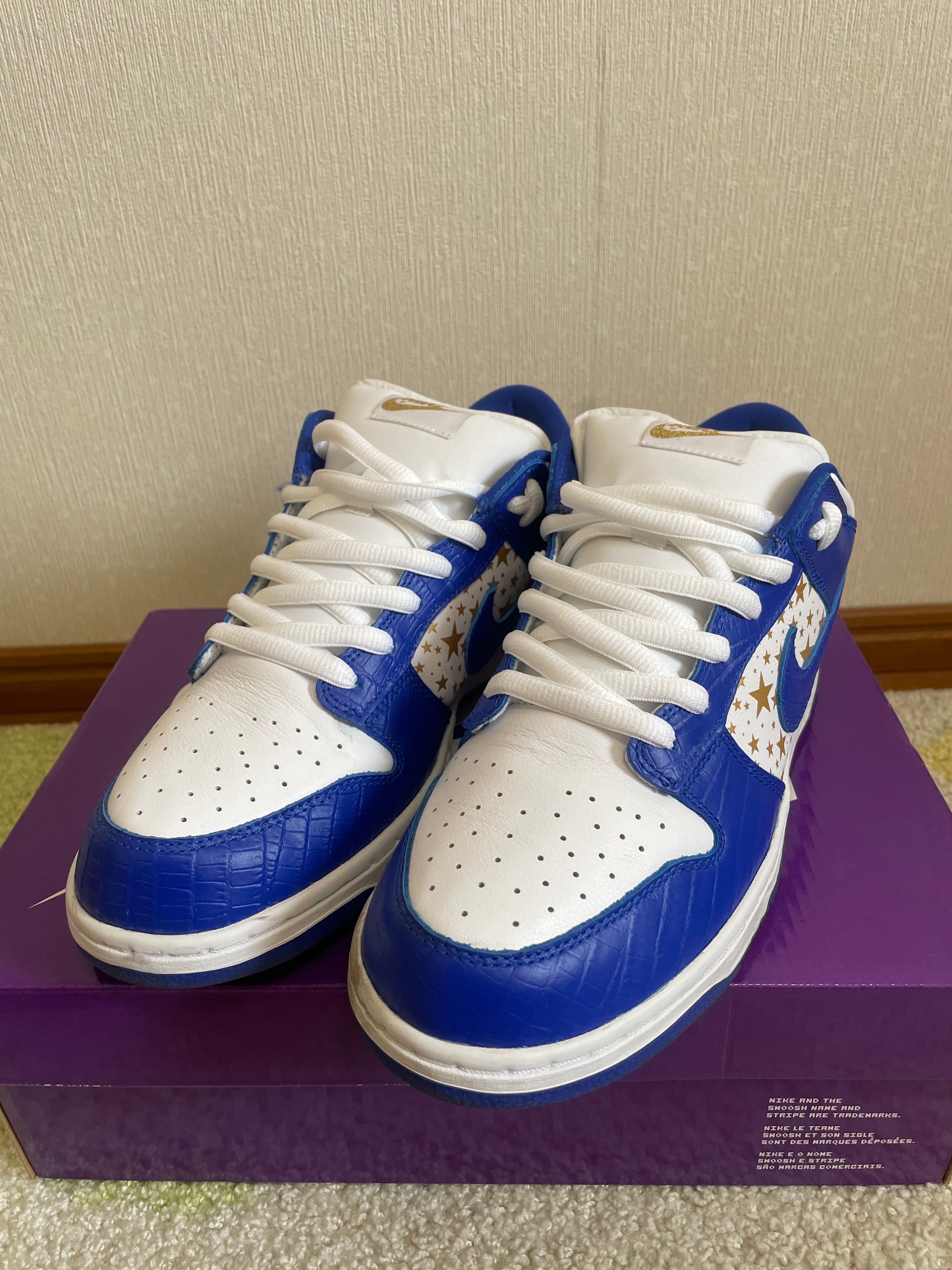 Supreme × Nike SB Dunk Low OG QS Gold Stars "White/Hyper Blue"