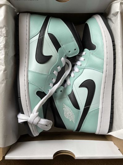NIKE Women's AIR JORDAN 1 MID "AQUA BLUE"