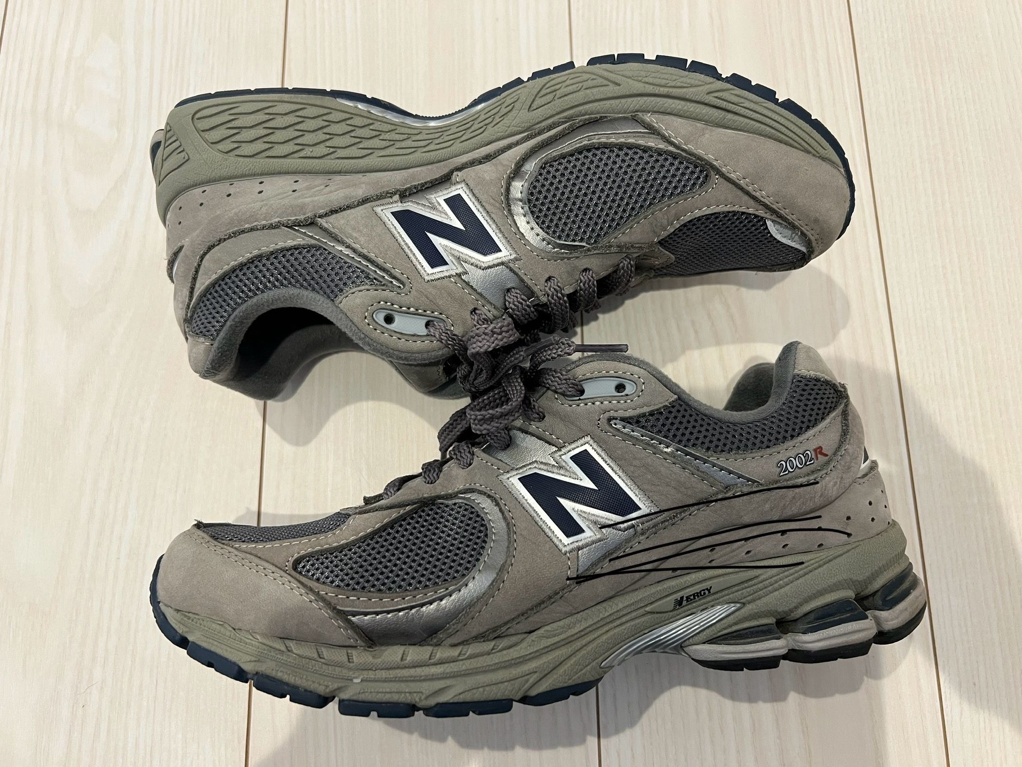 New Balance 2002R "Gray"