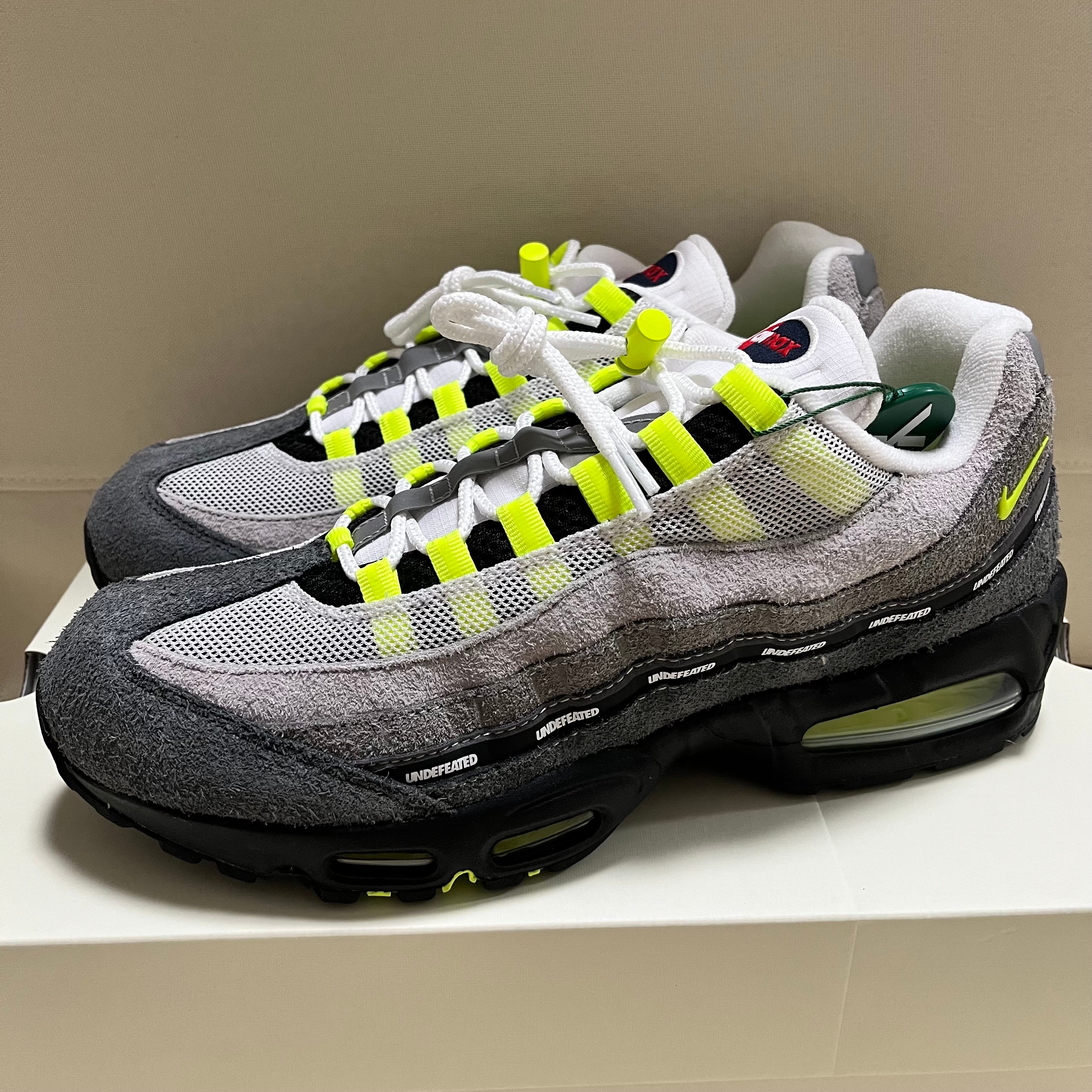 UNDEFEATED × Nike Air Max 95 SP "Neon" (New York Exclusive) (Serial Numbered/600 pairs)