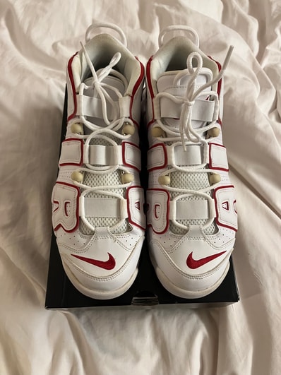 NIKE AIR MORE UPTEMPO "WHITE/VARSITY RED" (2021)
